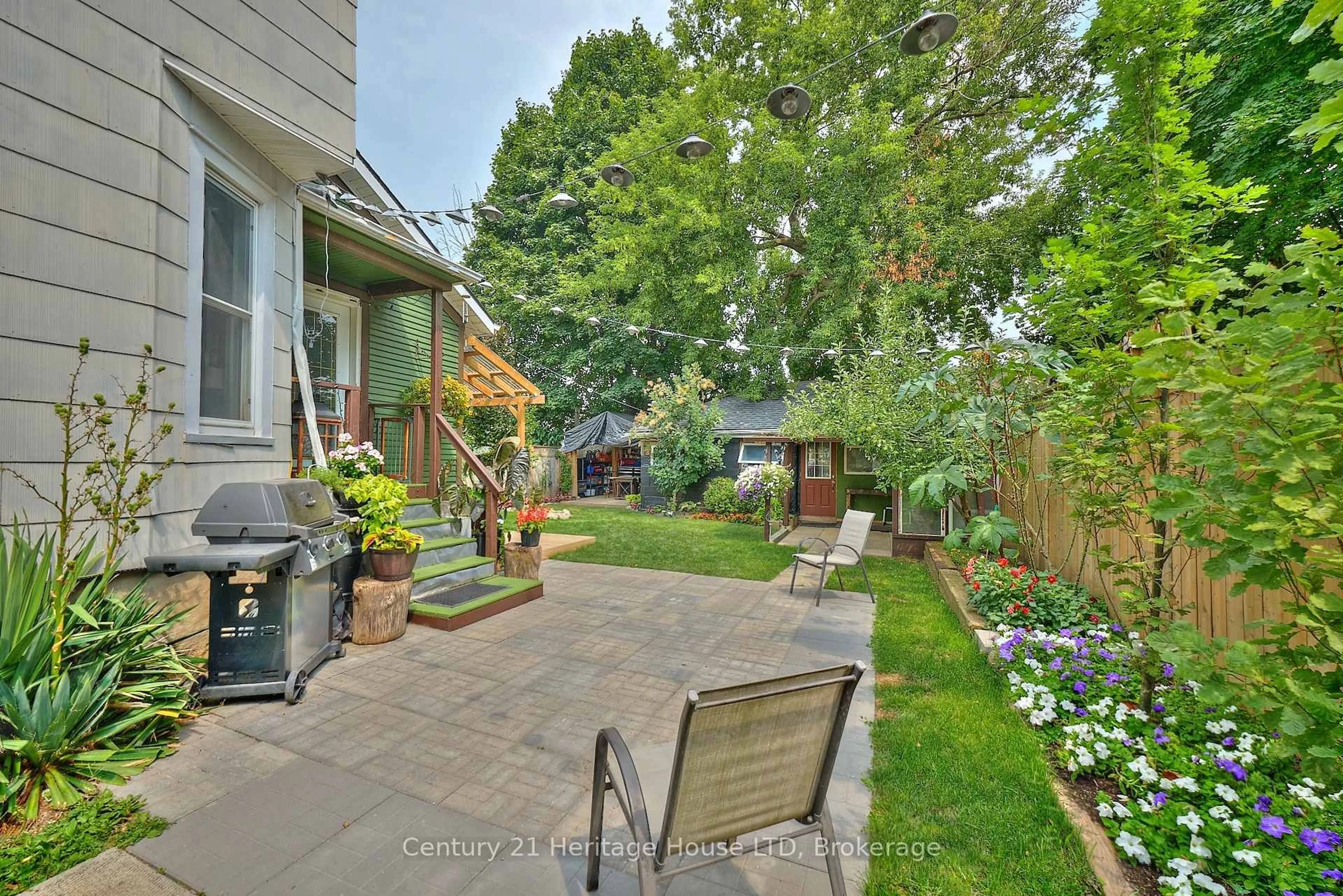 Patio, street for 5086 Hutton Ave, Niagara Falls Ontario L2E 3X4