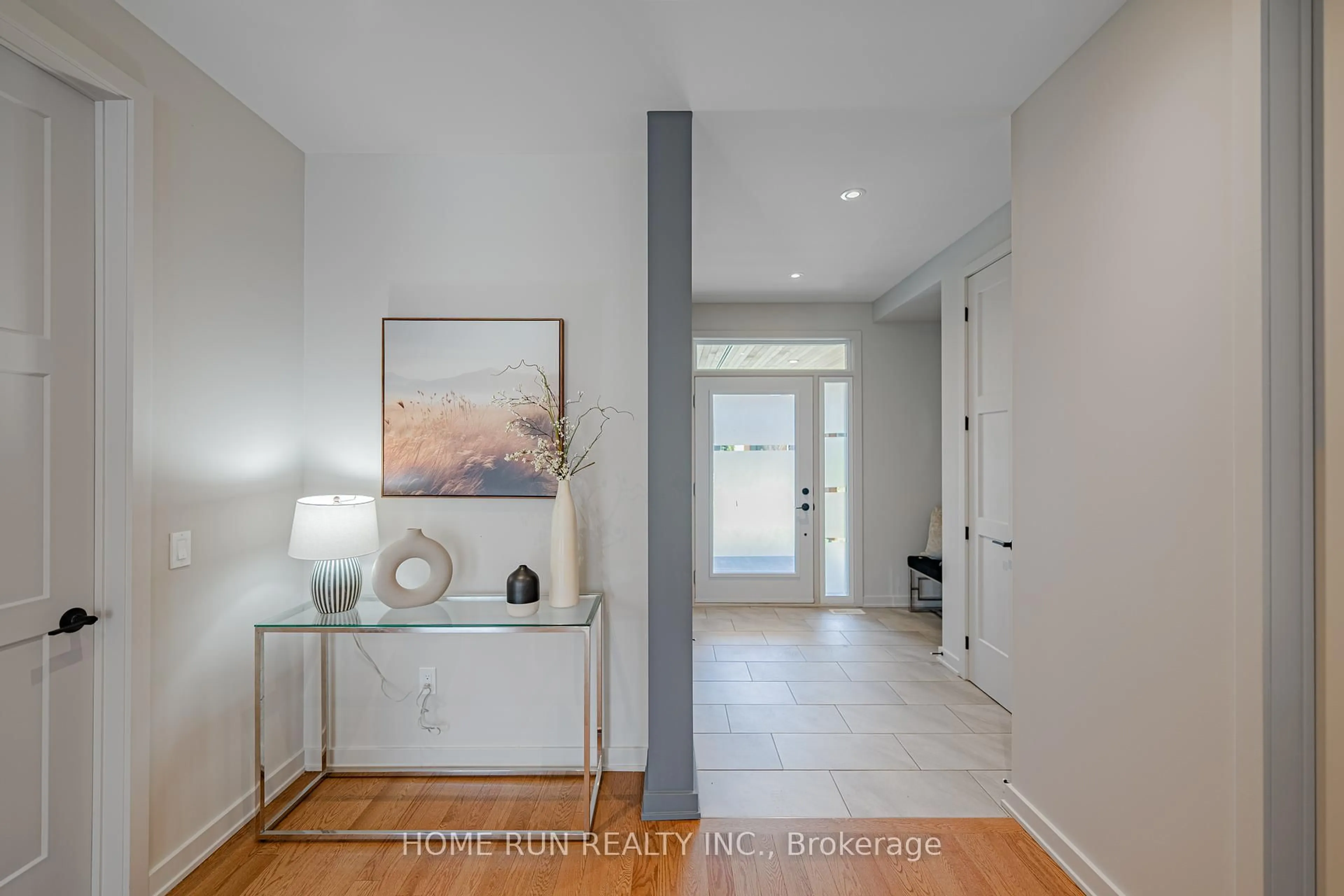 Indoor entryway for 530 Tenor Rdge, Ottawa Ontario K4M 0P9