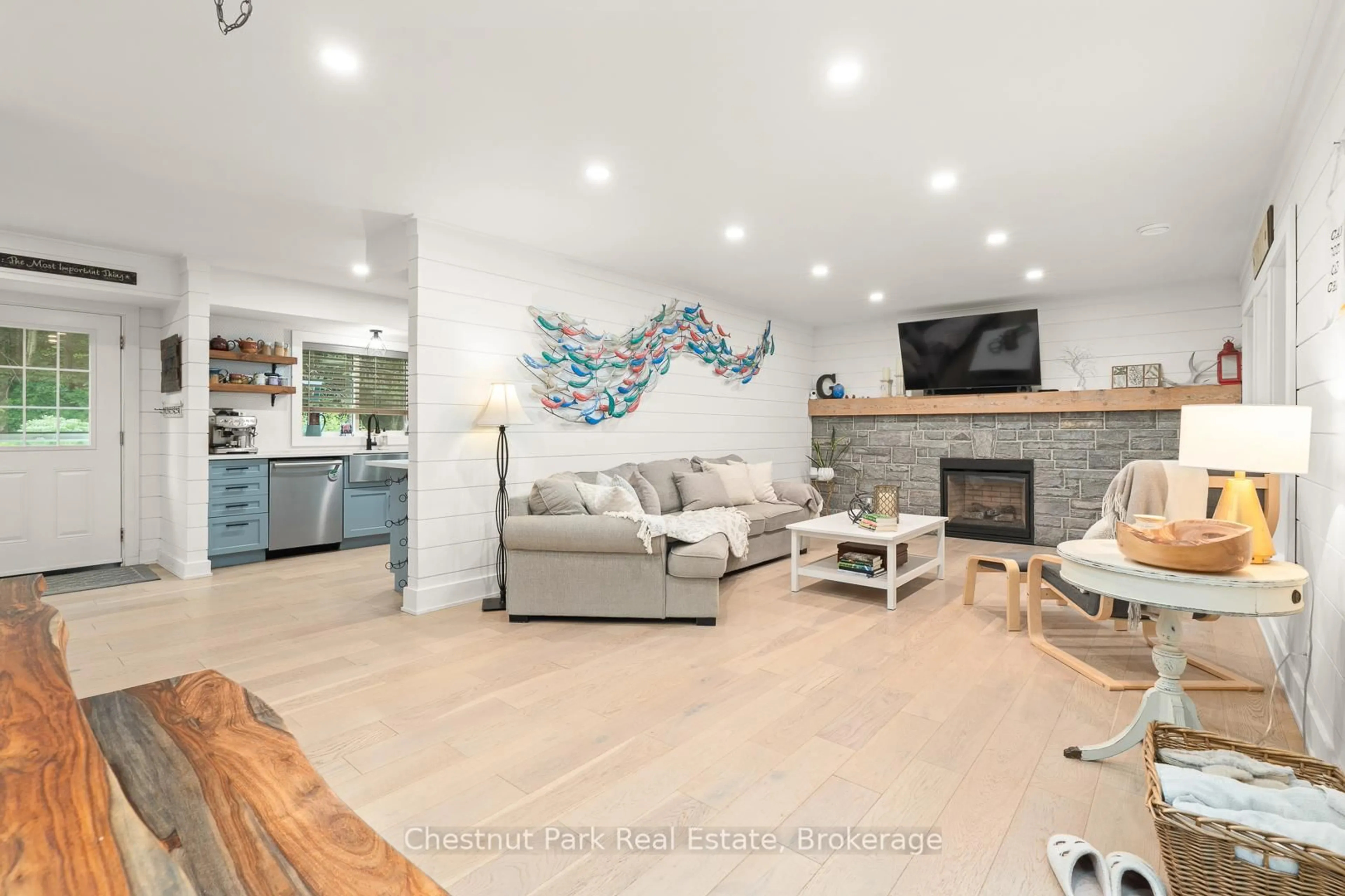 Living room with furniture, unknown for 1030 Brooks Lake Rd, Lake of Bays Ontario P1H 2J6