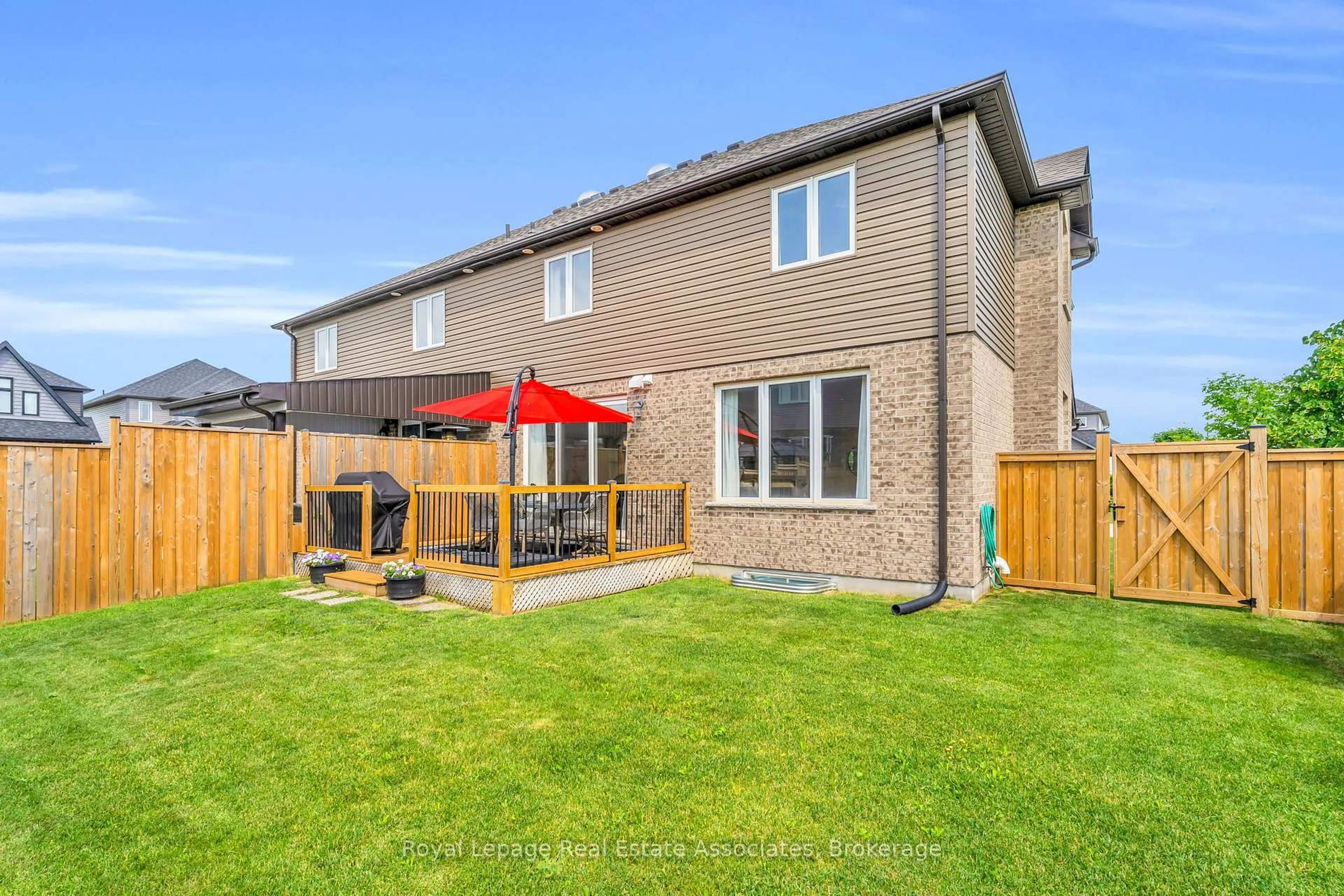 Patio, street for 7 Sparrow Cres, East Luther Grand Valley Ontario L9W 7P3