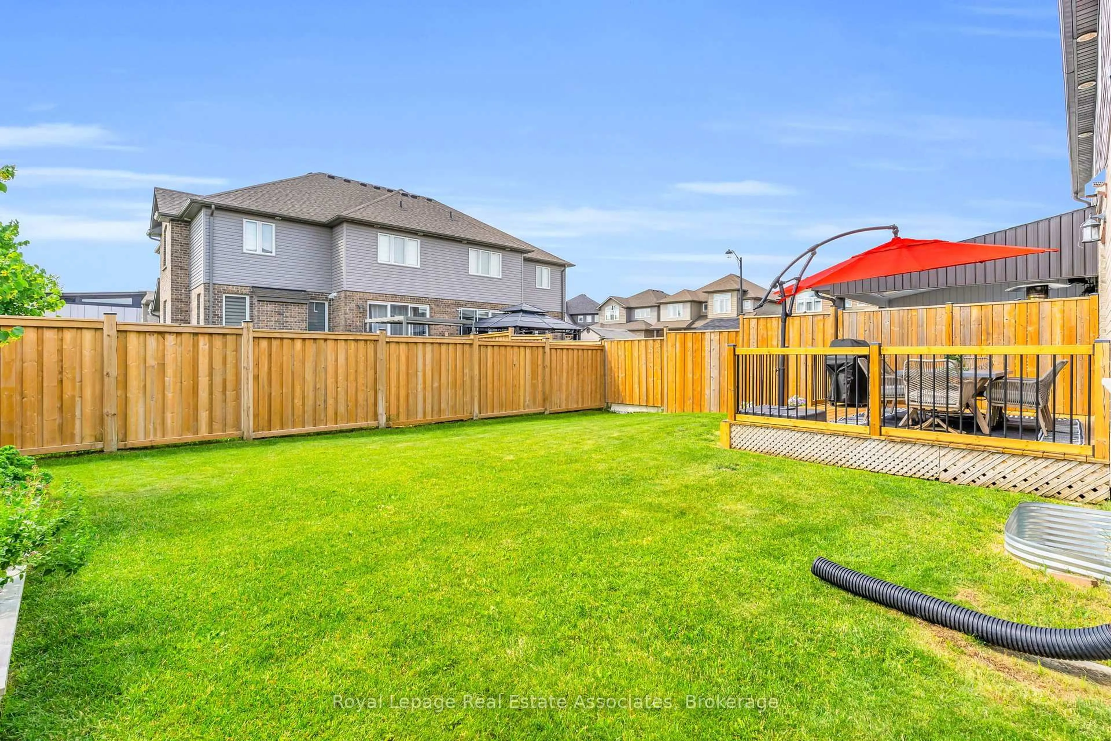 Patio, unknown for 7 Sparrow Cres, East Luther Grand Valley Ontario L9W 7P3