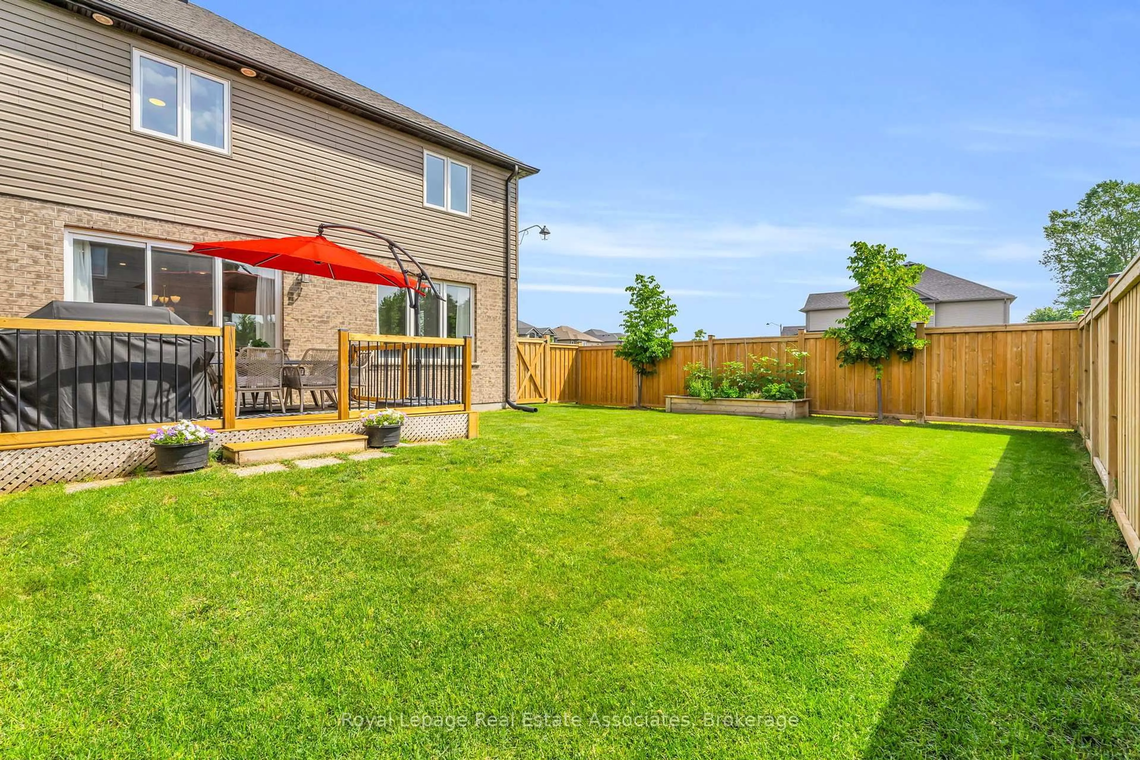 Patio, street for 7 Sparrow Cres, East Luther Grand Valley Ontario L9W 7P3