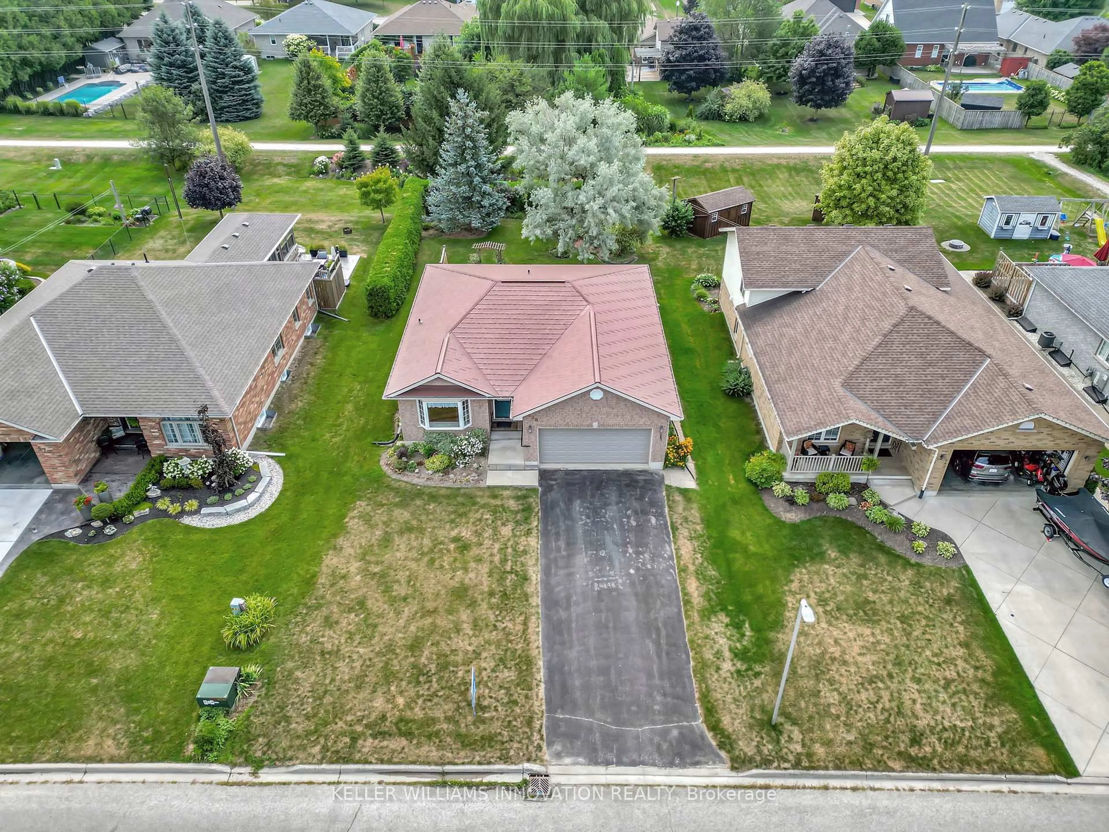 A pic from outside/outdoor area/front of a property/back of a property/a pic from drone, street for 480 Havelock Ave, North Perth Ontario N4W 3T5