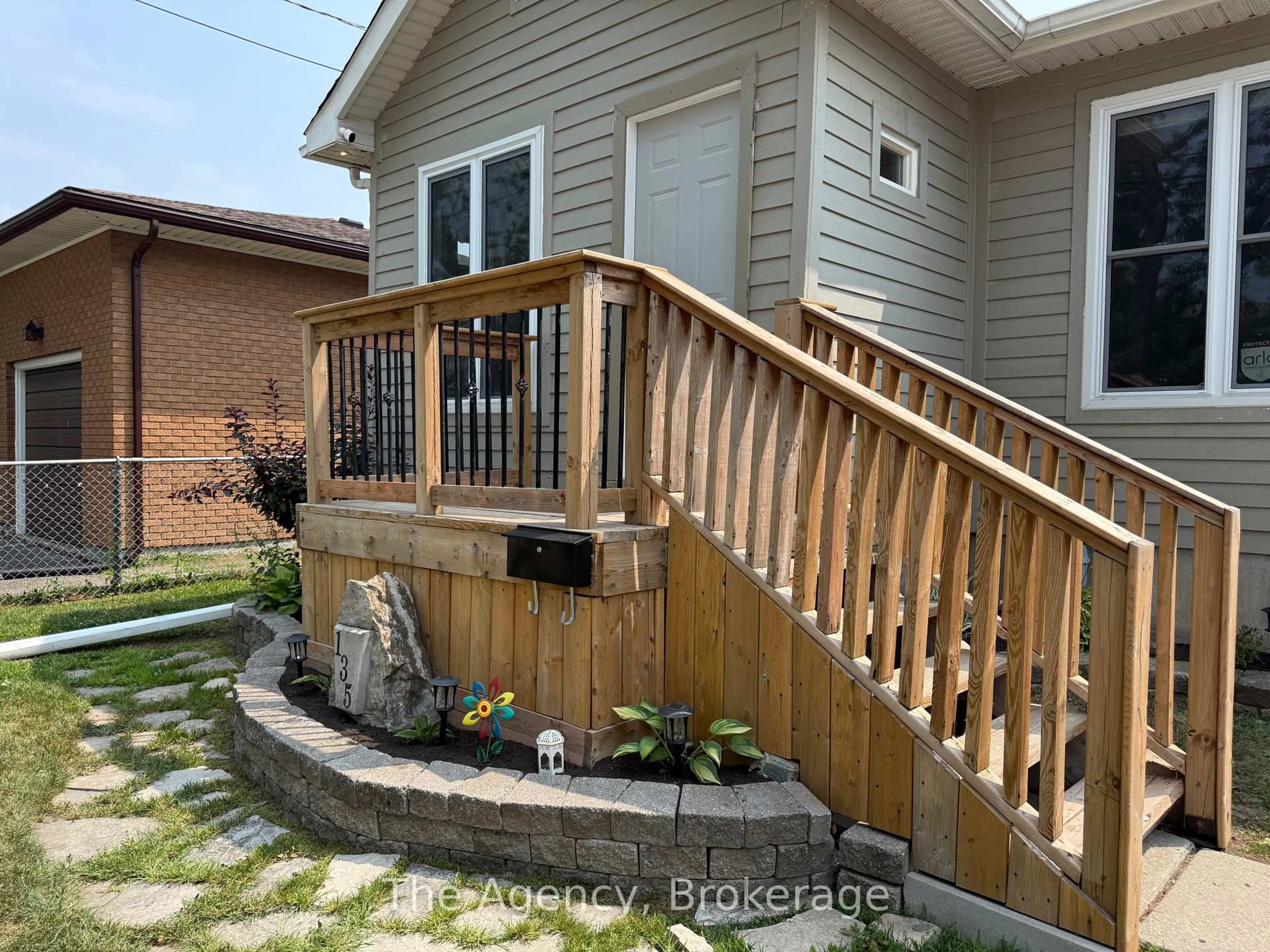 Unknown for 135 St George St, Welland Ontario L3C 5N7