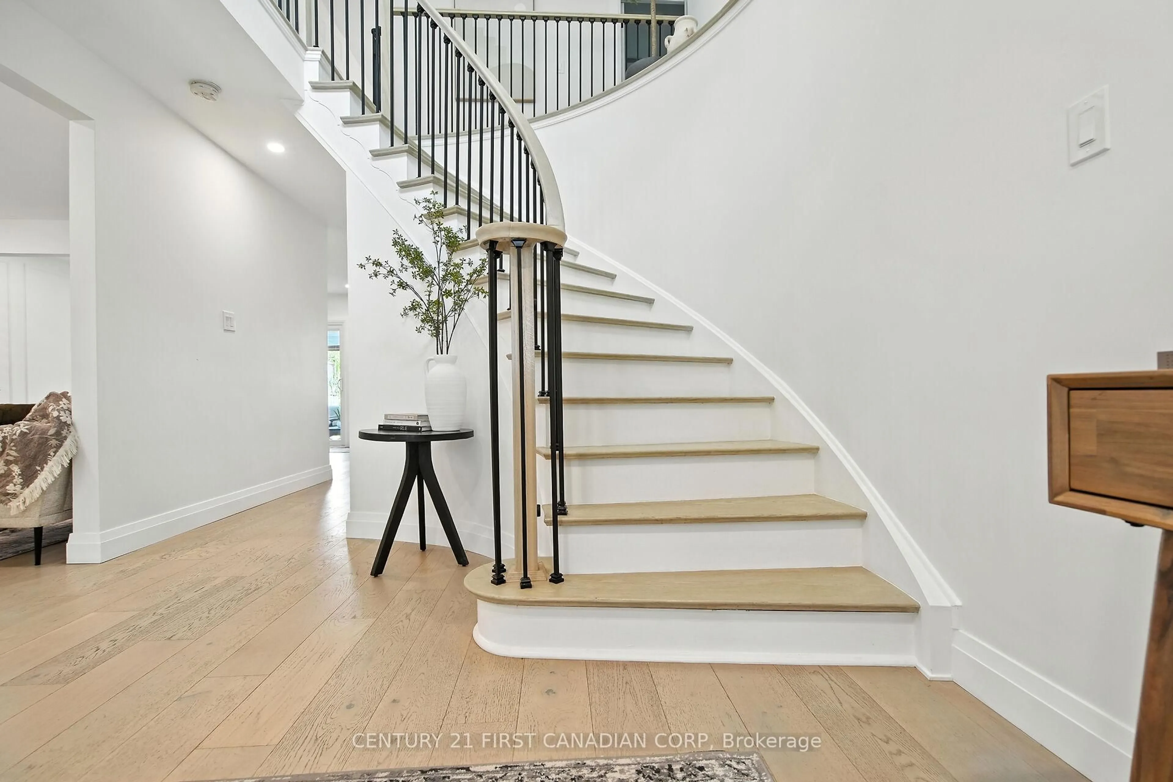 Stairs for 42 Pinegrove Cres, London South Ontario N6J 3Y9