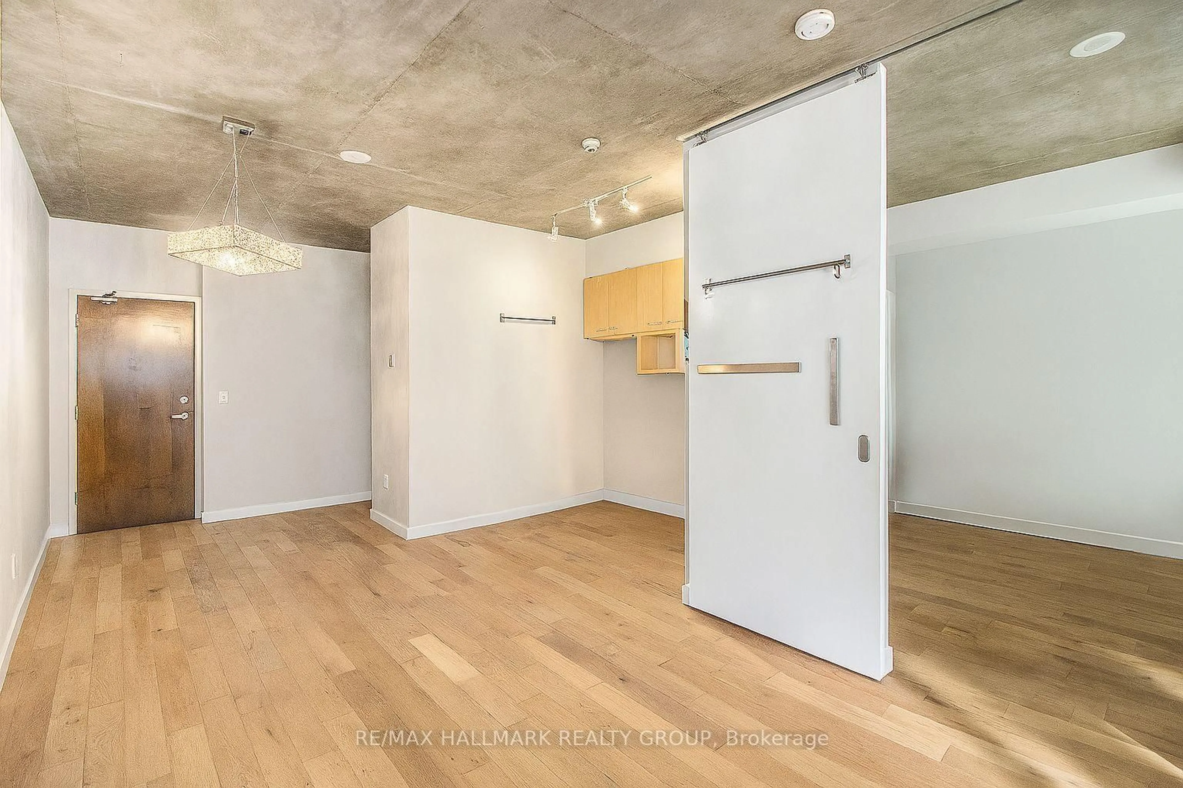 Unknown for 179 George St #405, Ottawa Ontario K1N 1J8