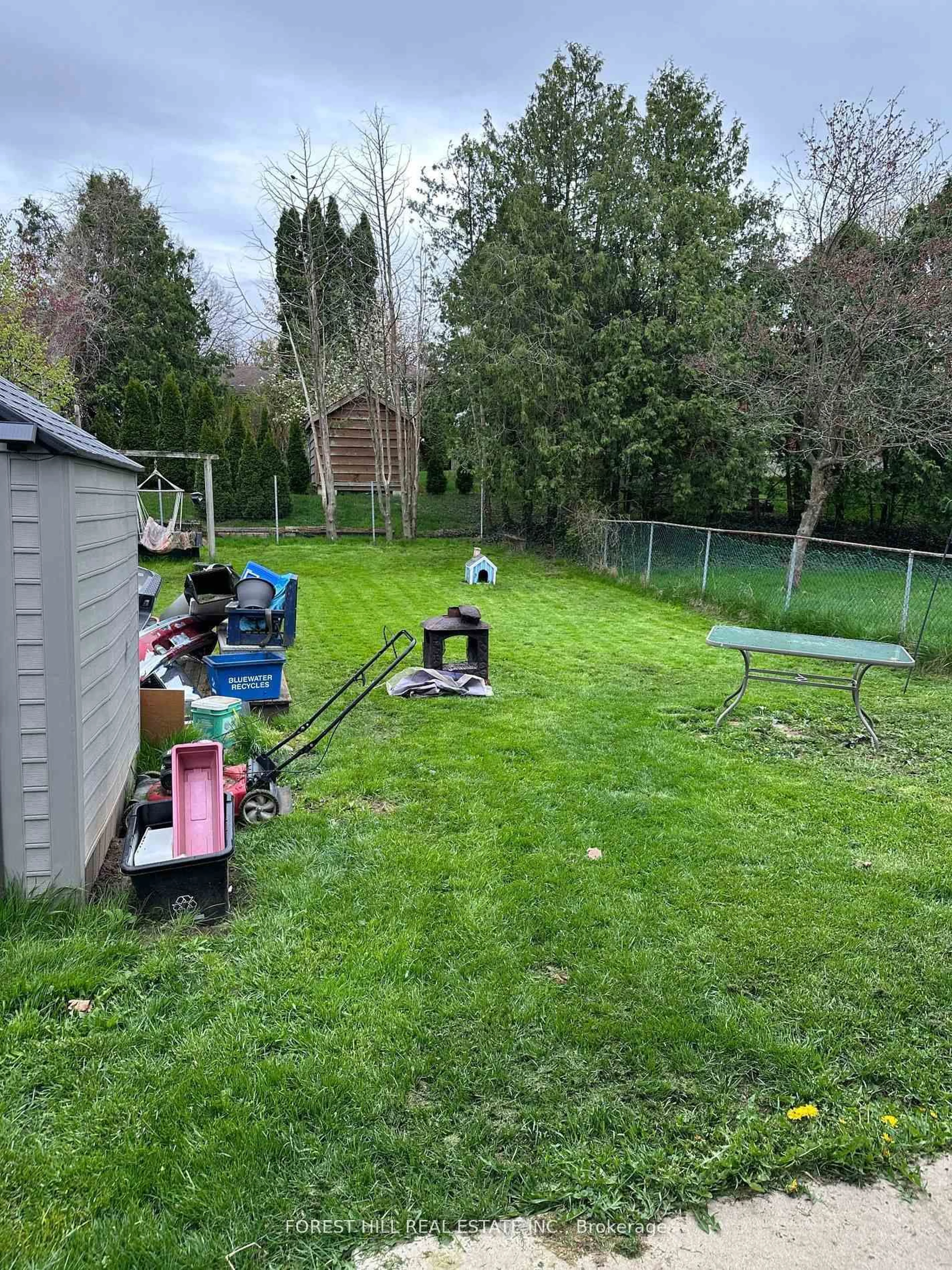A pic from outside/outdoor area/front of a property/back of a property/a pic from drone, street for 5 Denlaw Rd, London North Ontario N6G 3L3