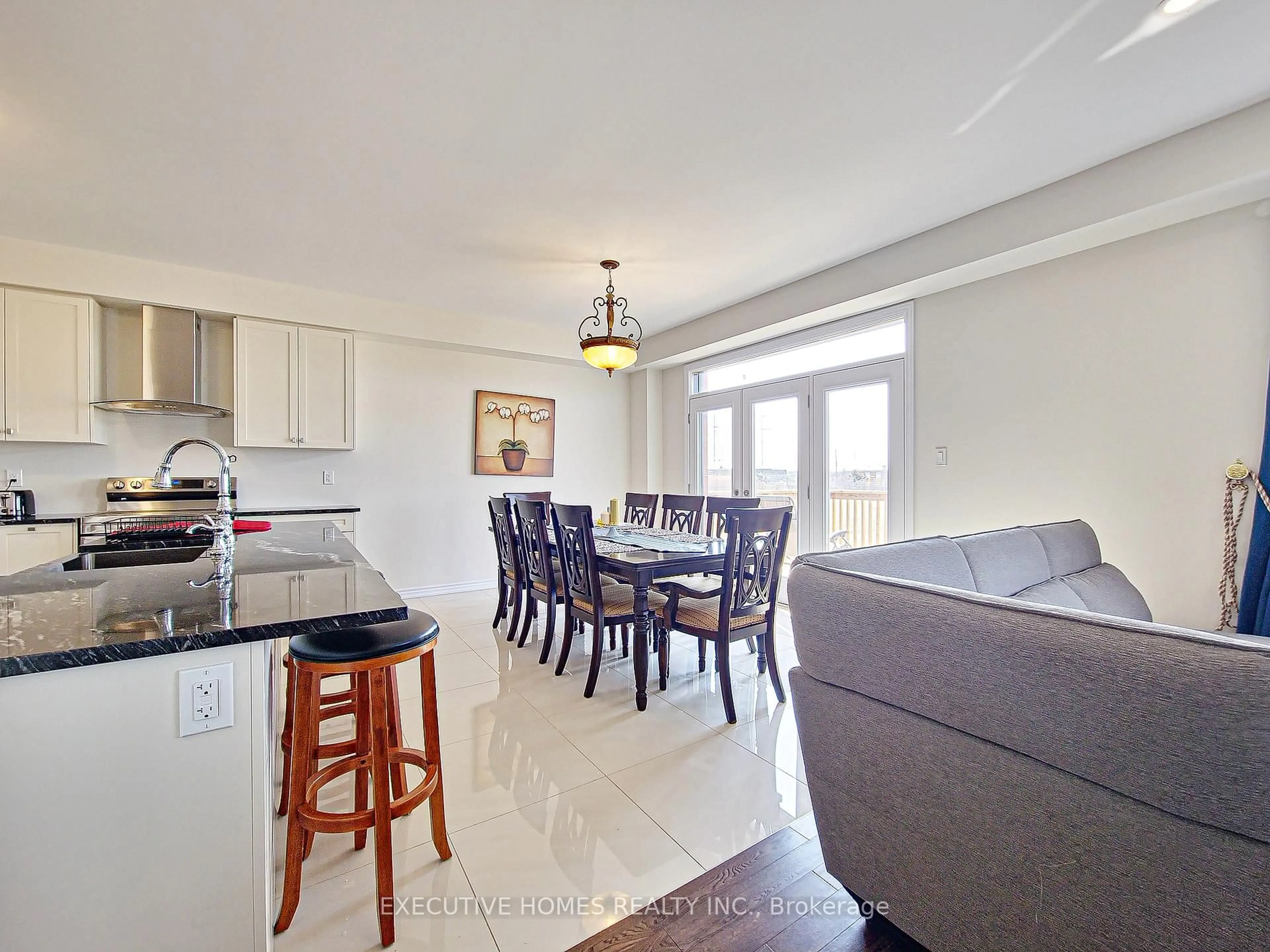 Open concept kitchen, unknown for 110 Explorer Way, Thorold Ontario L2V 0K3