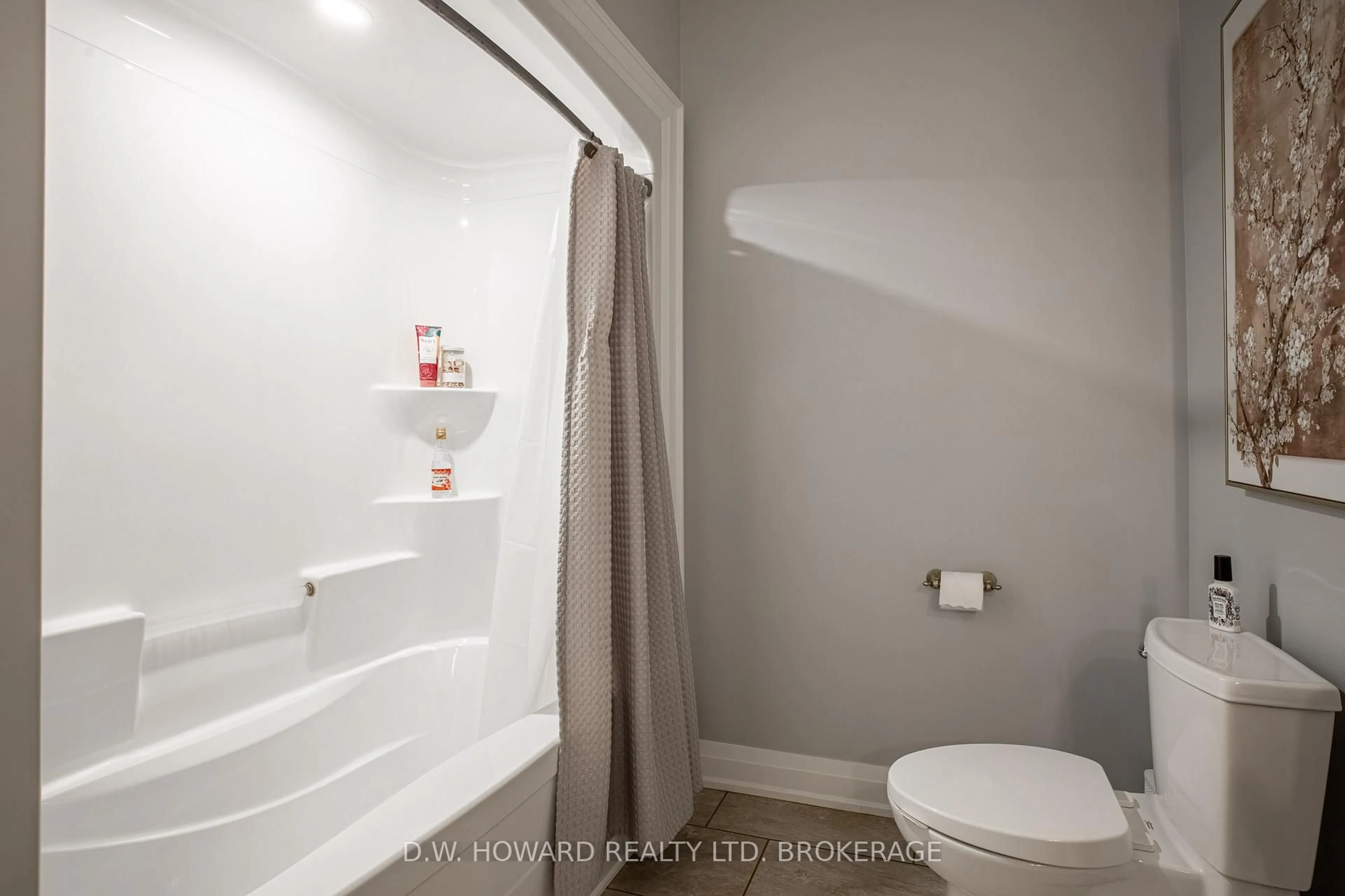 Standard bathroom, unknown for 1599 Teal Rd, Fort Erie Ontario L0S 1N0