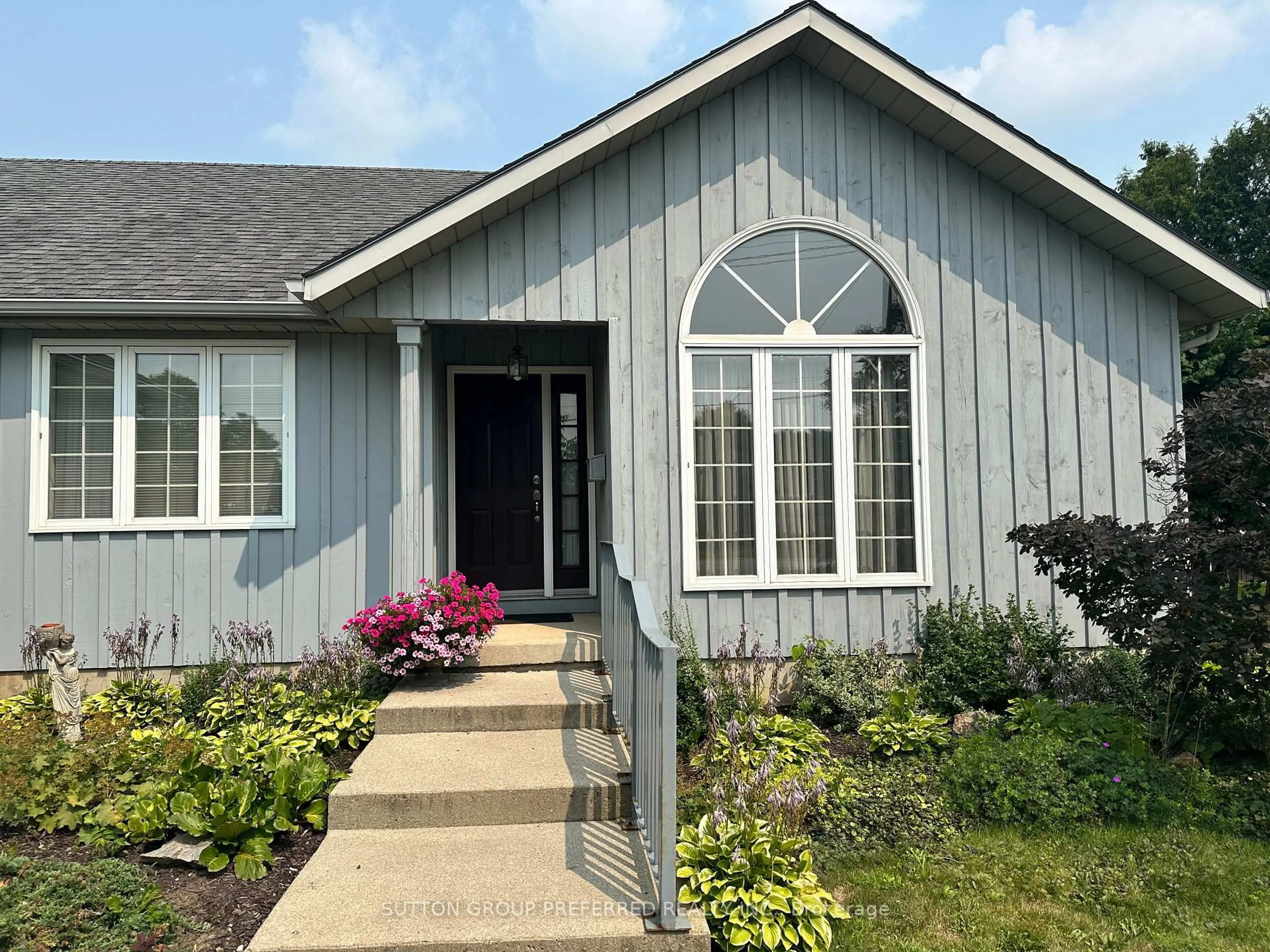 Home with vinyl exterior material, street for 174 Quarter Town Line, Tillsonburg Ontario N4G 4E1