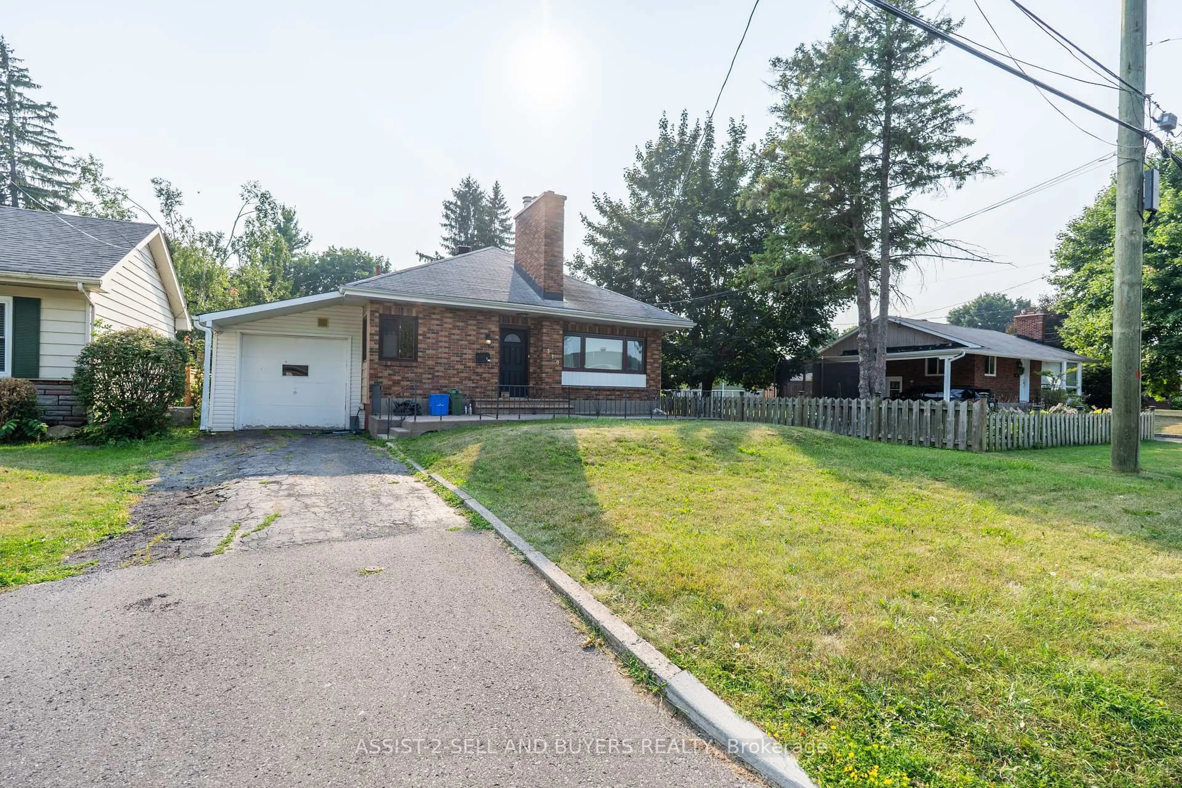 A pic from outside/outdoor area/front of a property/back of a property/a pic from drone, street for 310 Westmoreland Ave, Cornwall Ontario K6J 2G9