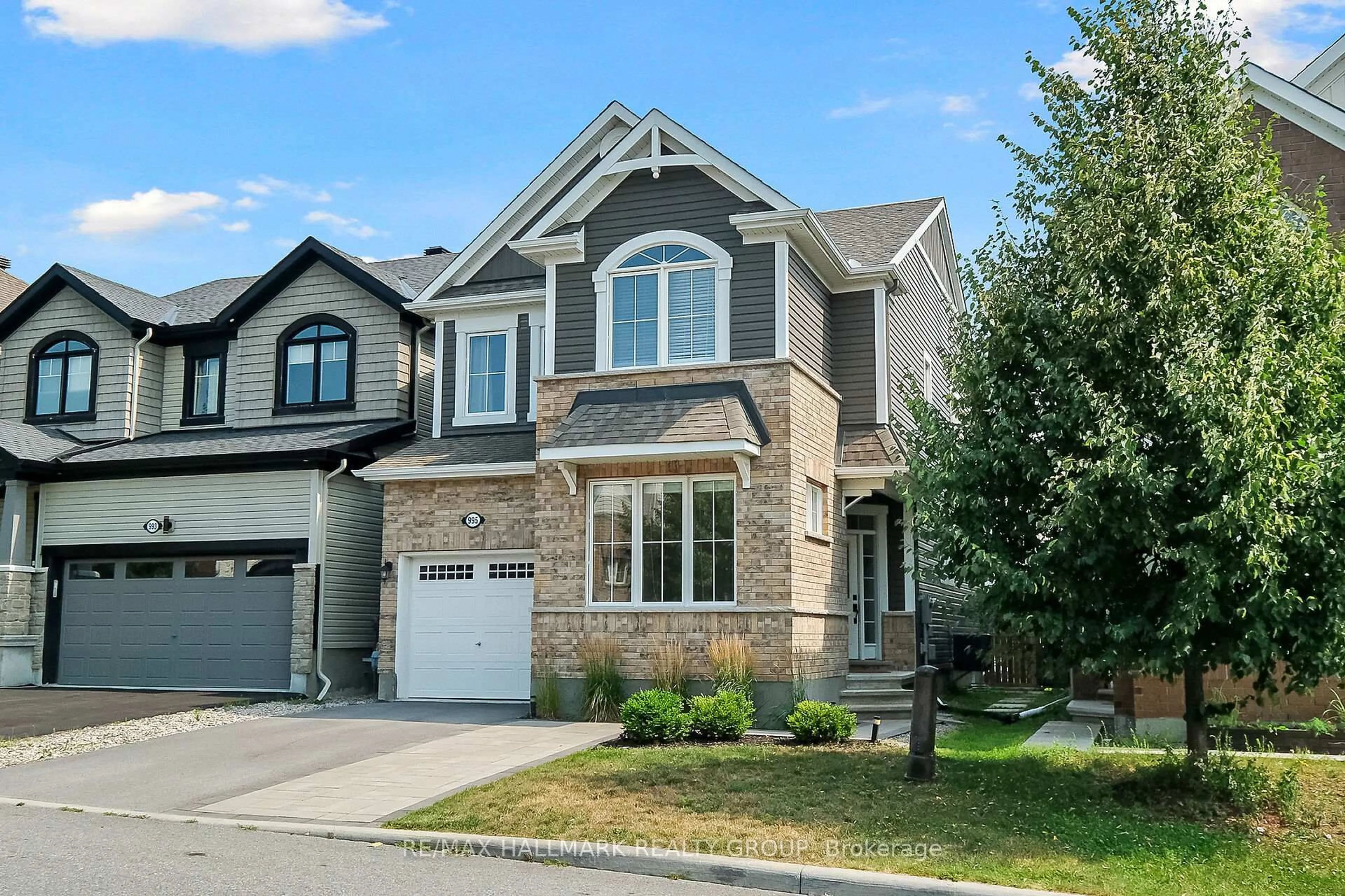Home with brick exterior material, street for 995 Shimmerton Circ, Ottawa Ontario K2M 0L4