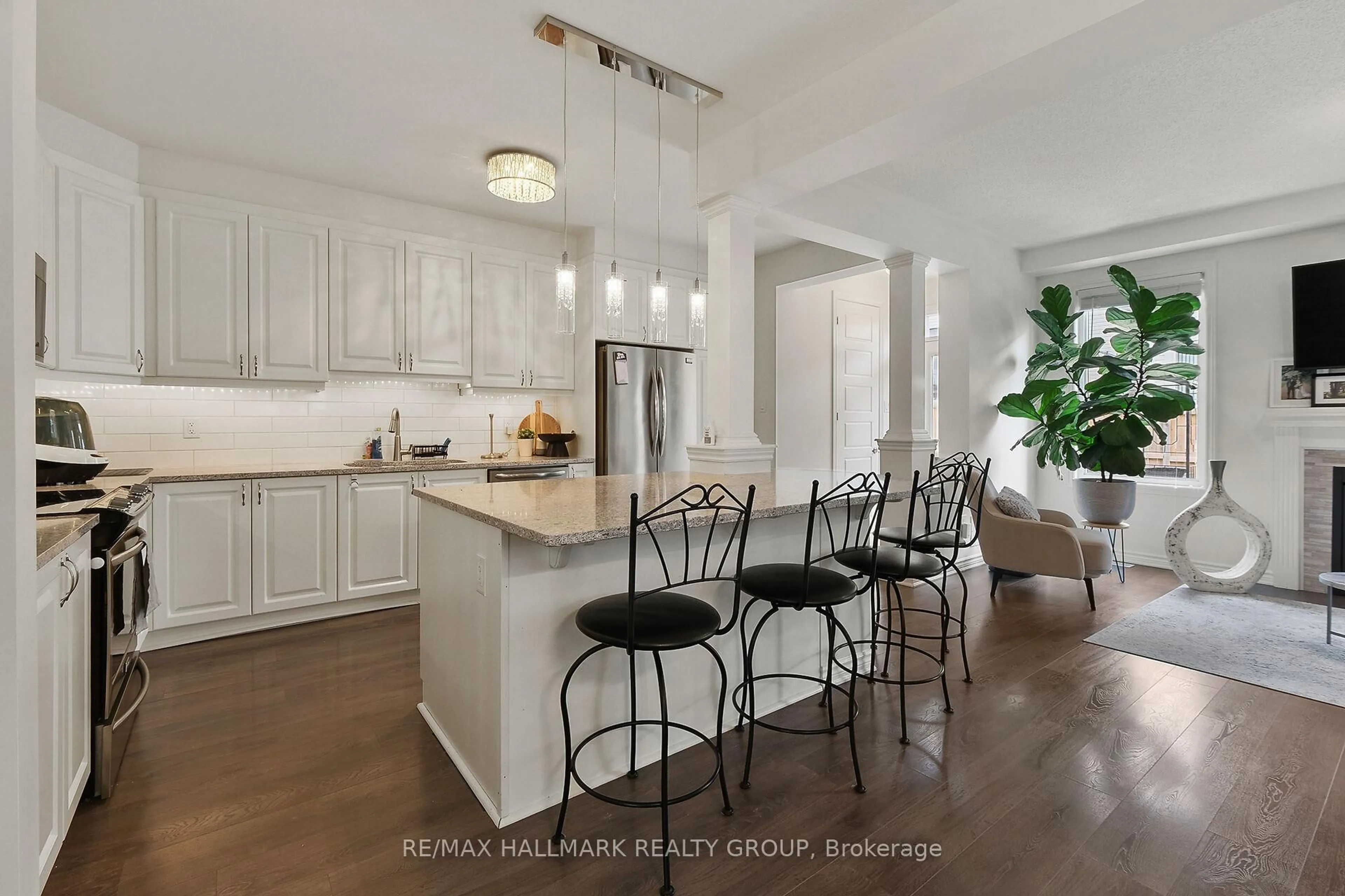 Open concept kitchen, ceramic/tile floor for 995 Shimmerton Circ, Ottawa Ontario K2M 0L4