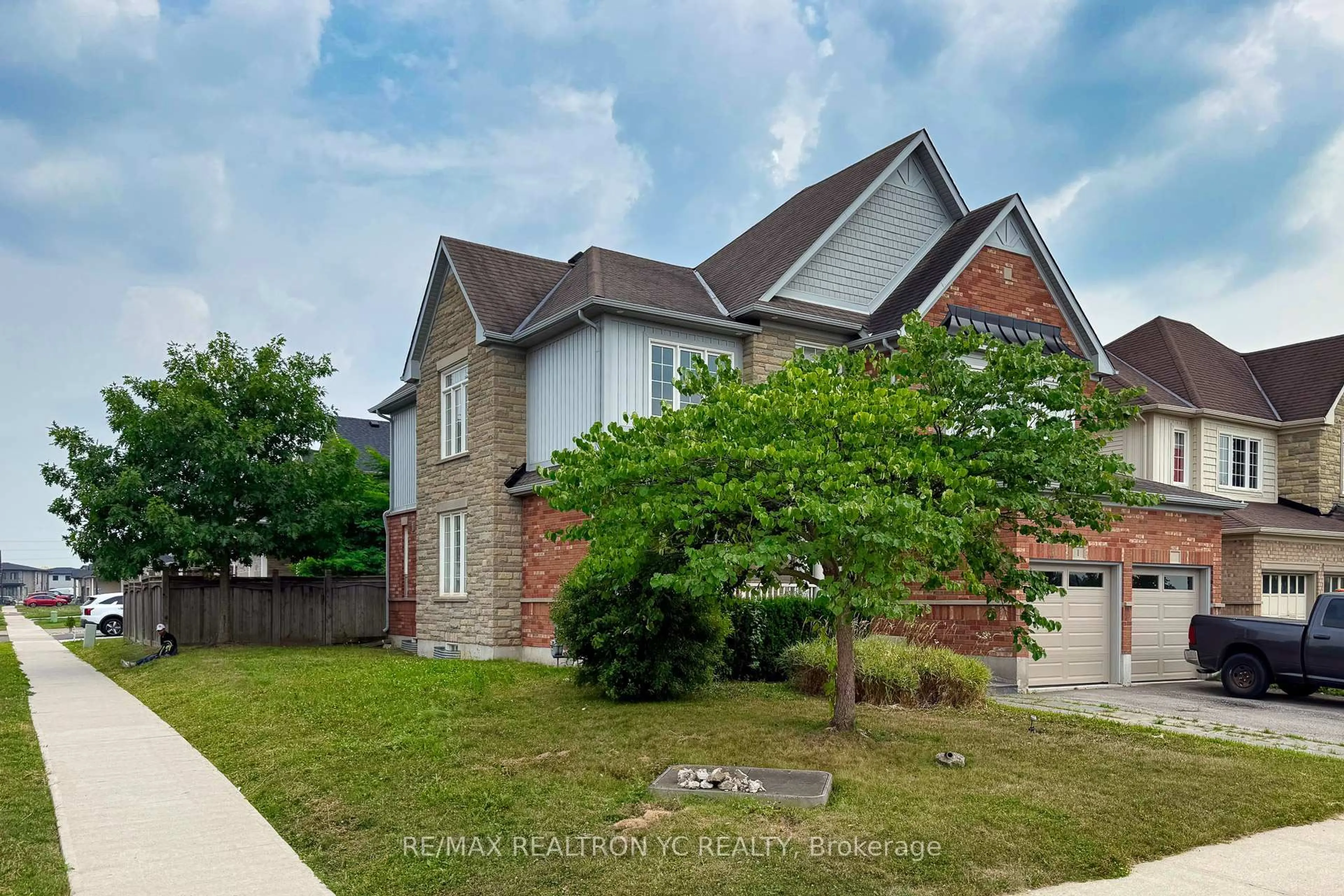 Home with brick exterior material, street for 1 Sunset Way, Thorold Ontario L2V 0B6