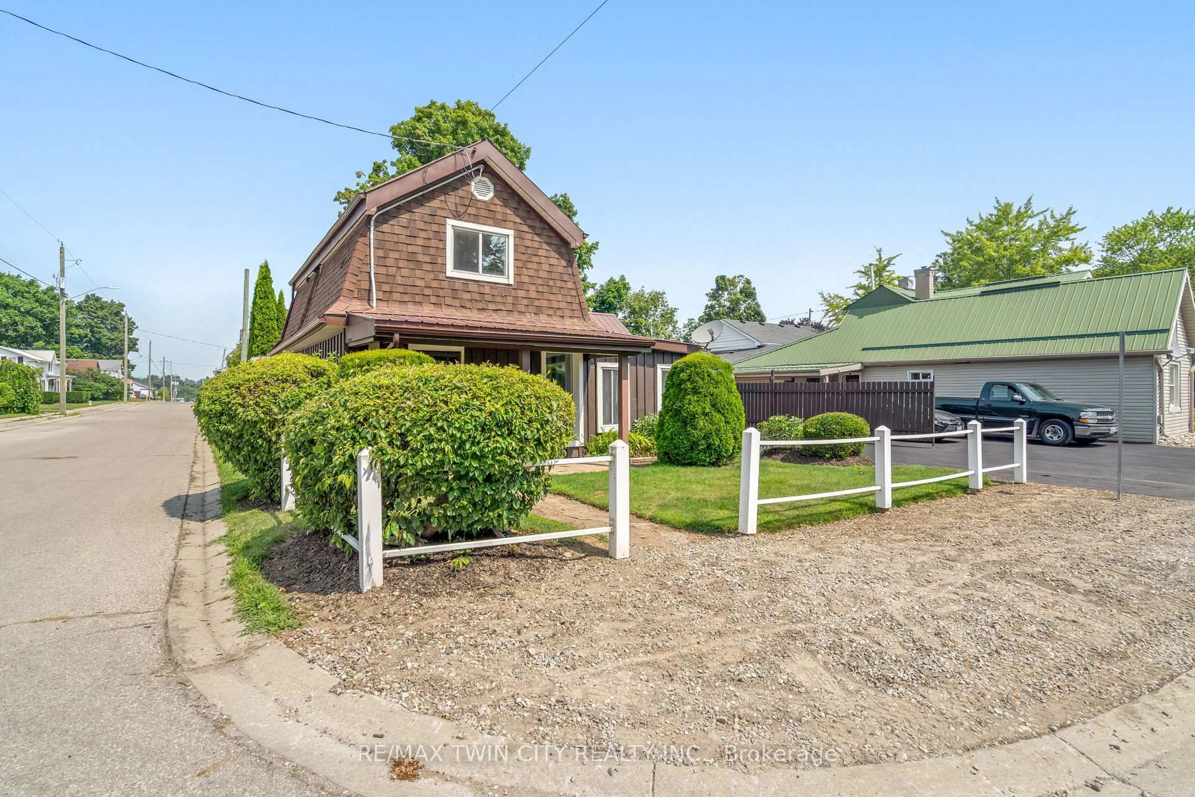 A pic from outside/outdoor area/front of a property/back of a property/a pic from drone, street for 11 West Church St, Norfolk Ontario N0E 1Y0