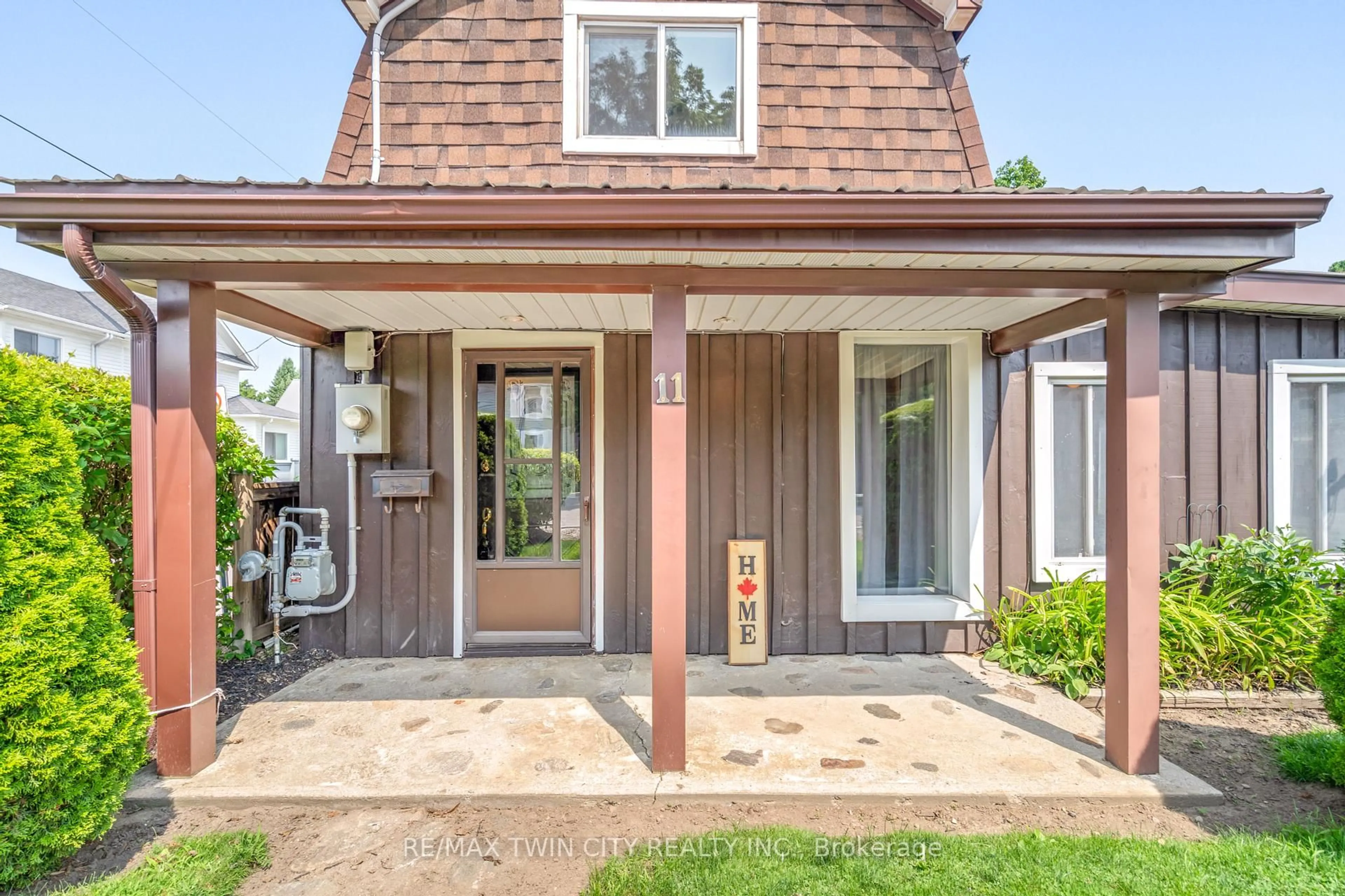 Unknown for 11 West Church St, Norfolk Ontario N0E 1Y0