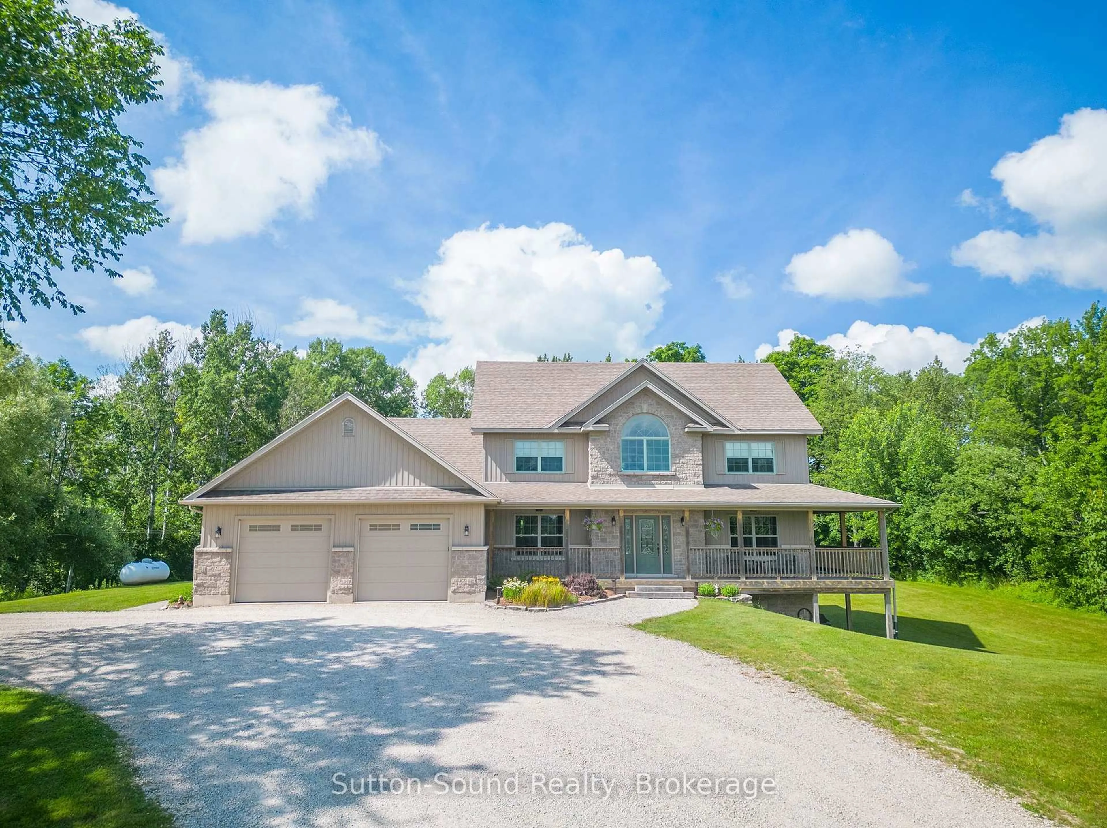 A pic from outside/outdoor area/front of a property/back of a property/a pic from drone, unknown for 802677 Grey 40 Rd, Chatsworth Ontario N0H 1G0