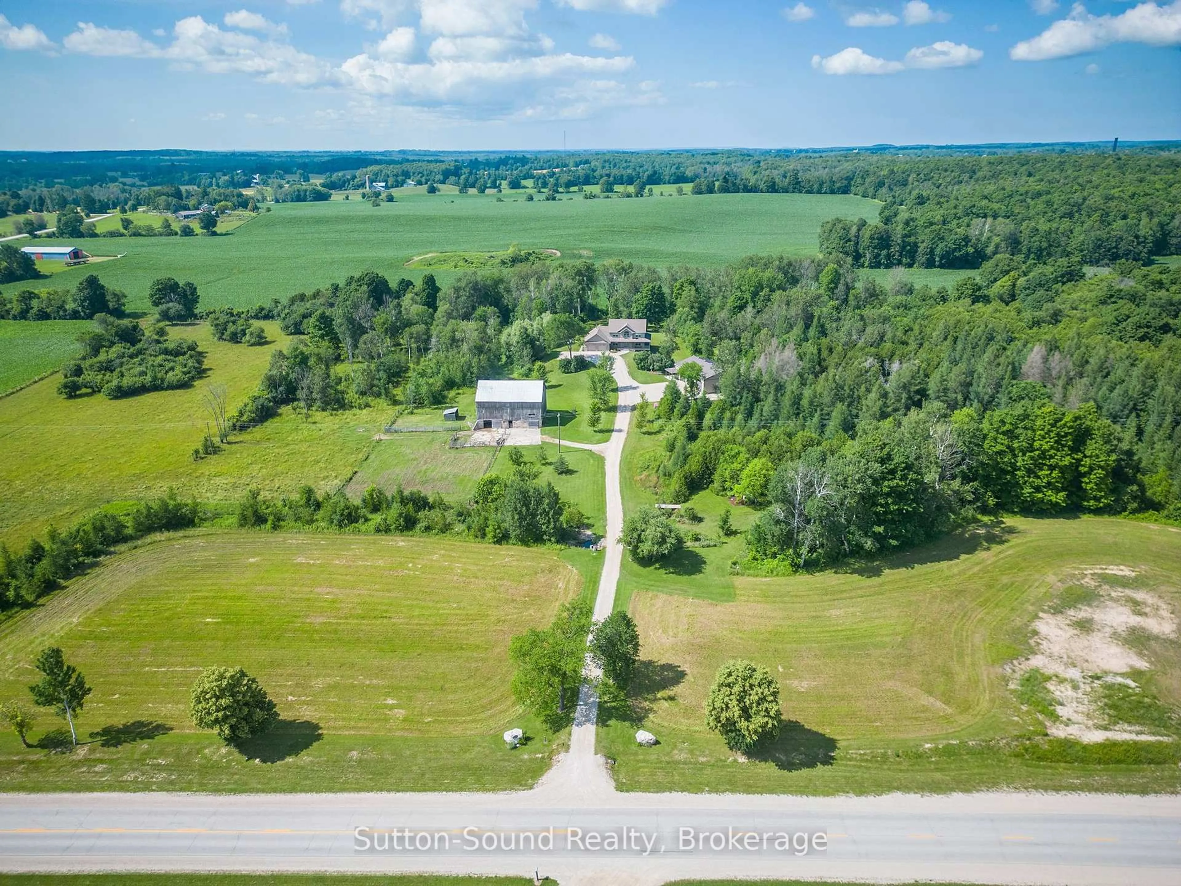 A pic from outside/outdoor area/front of a property/back of a property/a pic from drone, unknown for 802677 Grey 40 Rd, Chatsworth Ontario N0H 1G0