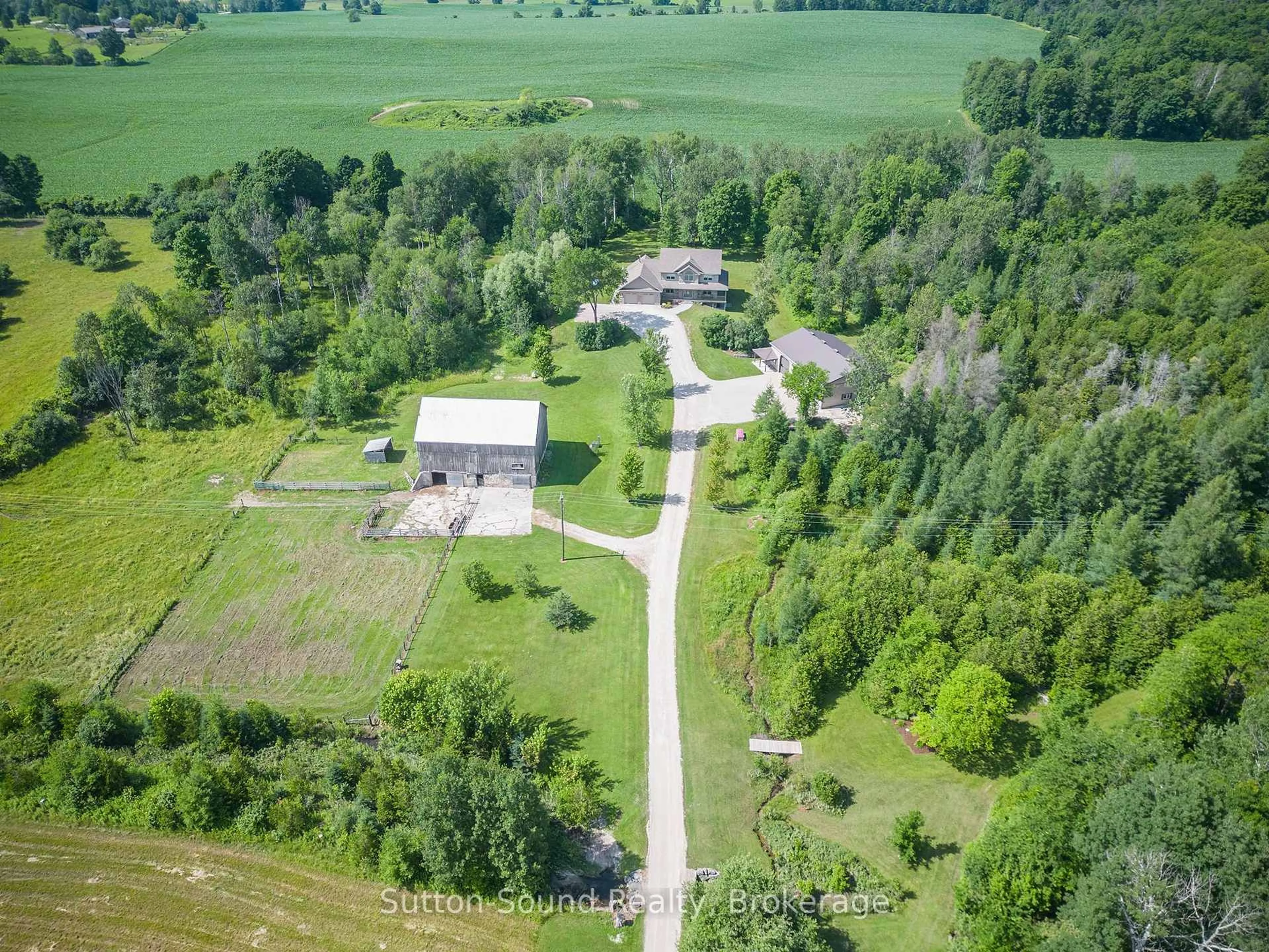 A pic from outside/outdoor area/front of a property/back of a property/a pic from drone, unknown for 802677 Grey 40 Rd, Chatsworth Ontario N0H 1G0