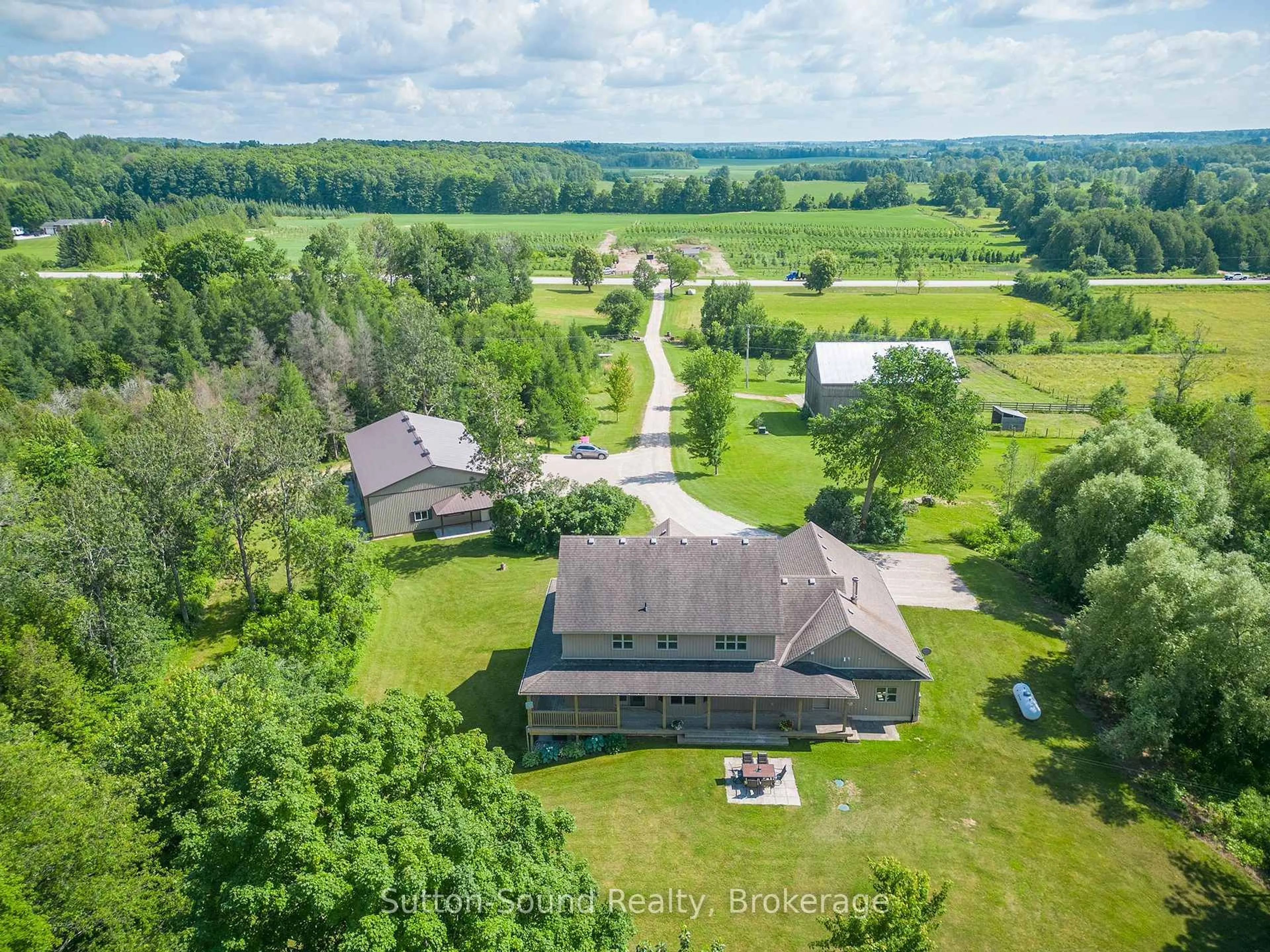 A pic from outside/outdoor area/front of a property/back of a property/a pic from drone, water/lake/river/ocean view for 802677 Grey 40 Rd, Chatsworth Ontario N0H 1G0