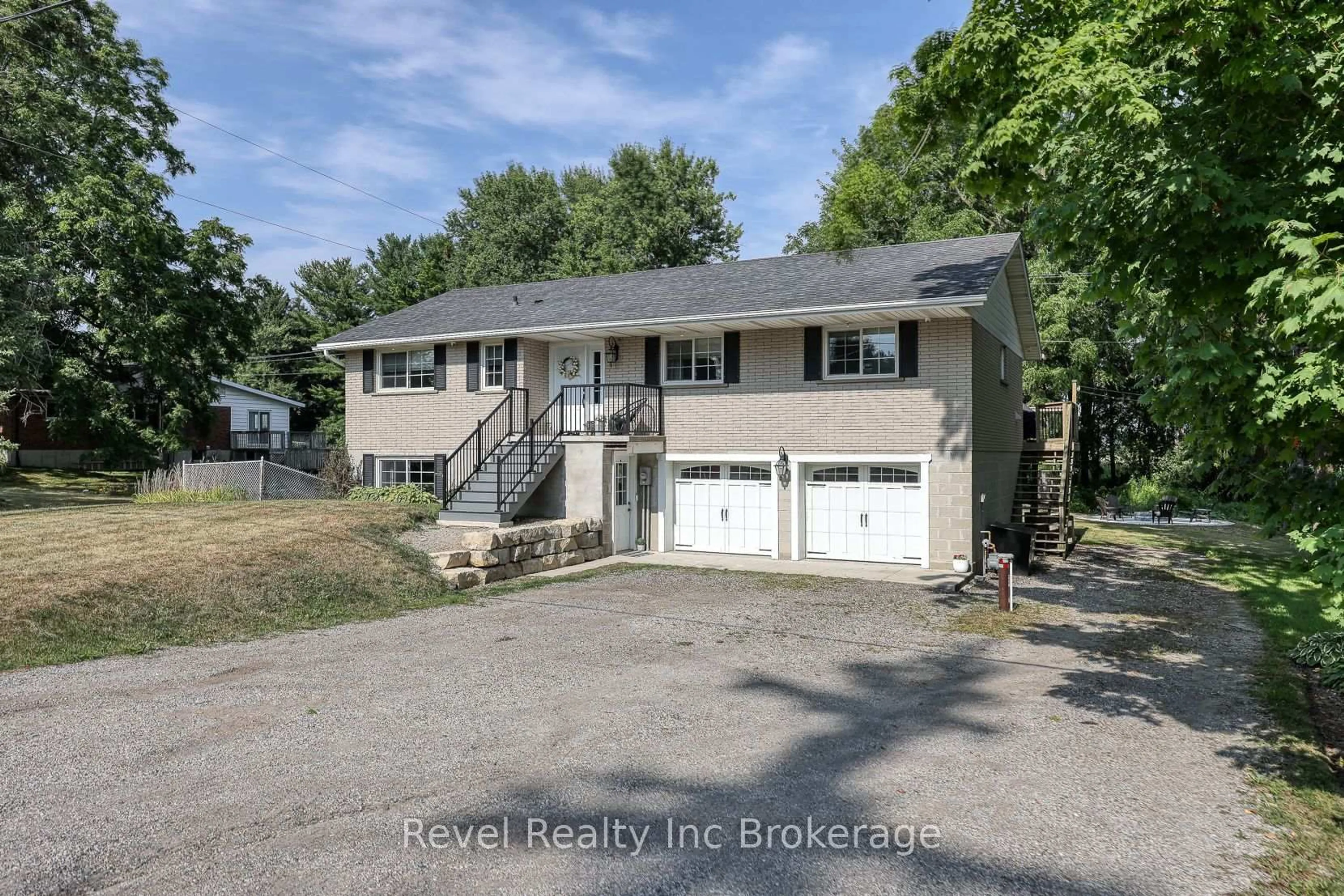 A pic from outside/outdoor area/front of a property/back of a property/a pic from drone, street for 595480 59 Highway, East Zorra-Tavistock Ontario N4S 7W1
