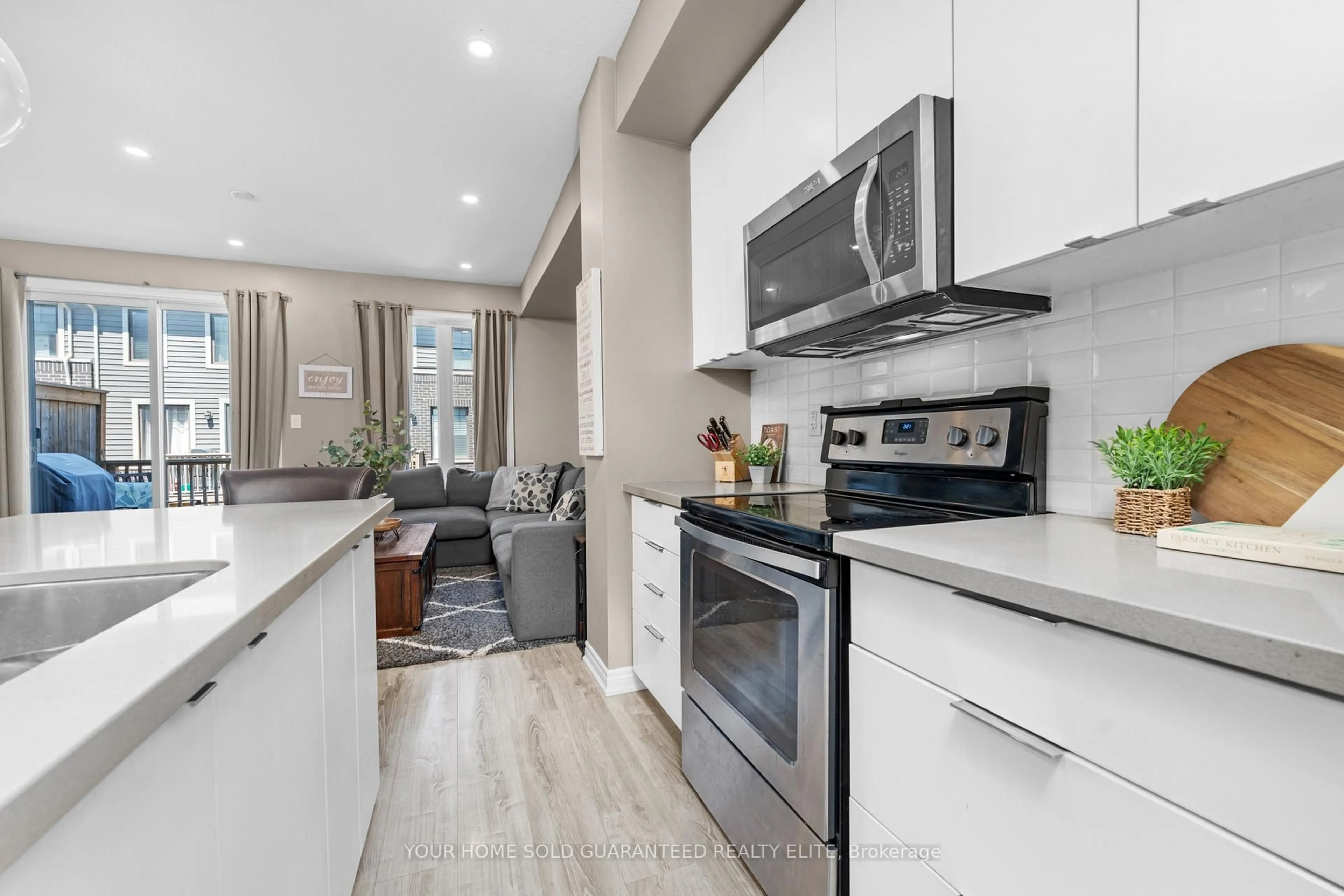 Open concept kitchen, ceramic/tile floor for 78 Esplanade Lane, Grimsby Ontario L3M 0H2