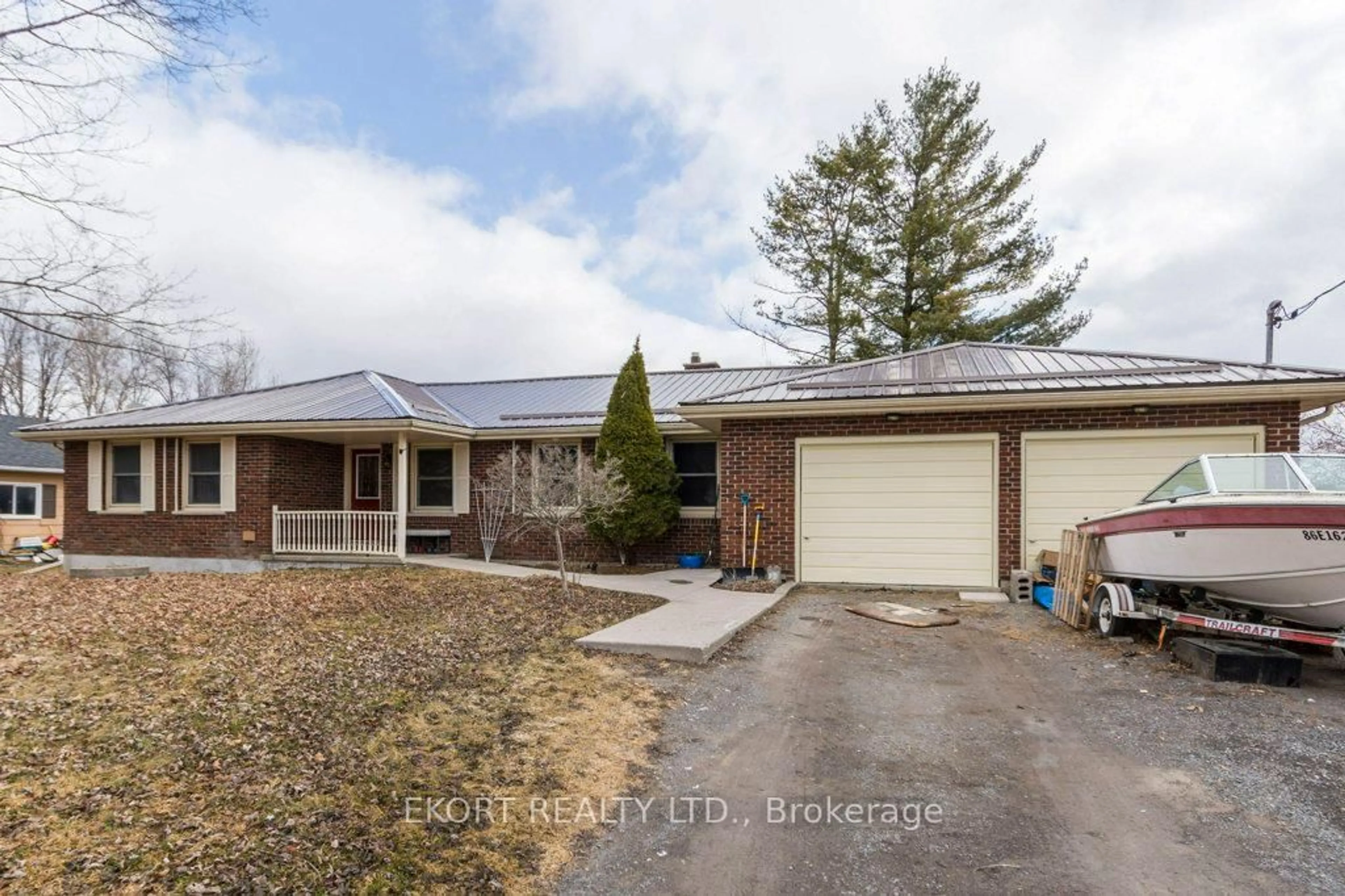 A pic from outside/outdoor area/front of a property/back of a property/a pic from drone, street for 618 Ashley St, Quinte West Ontario K0K 2B0