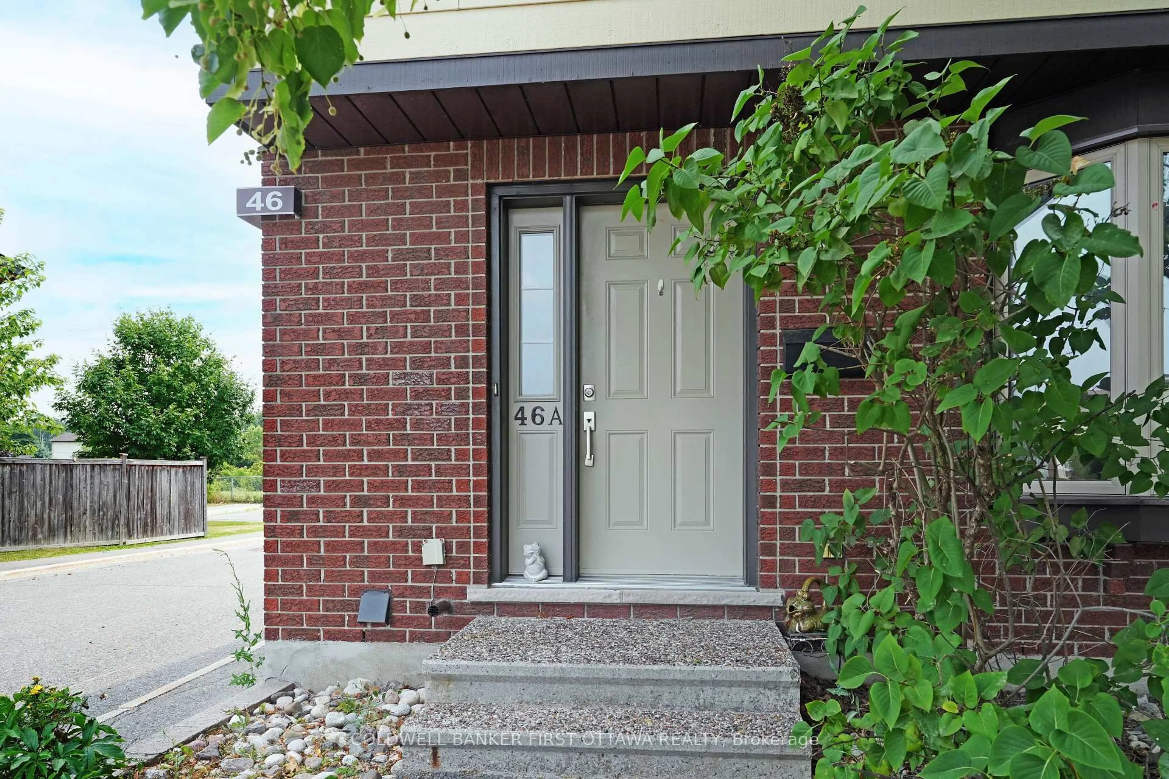 Unknown for 46A Medhurst Dr, Ottawa Ontario K2G 4V2