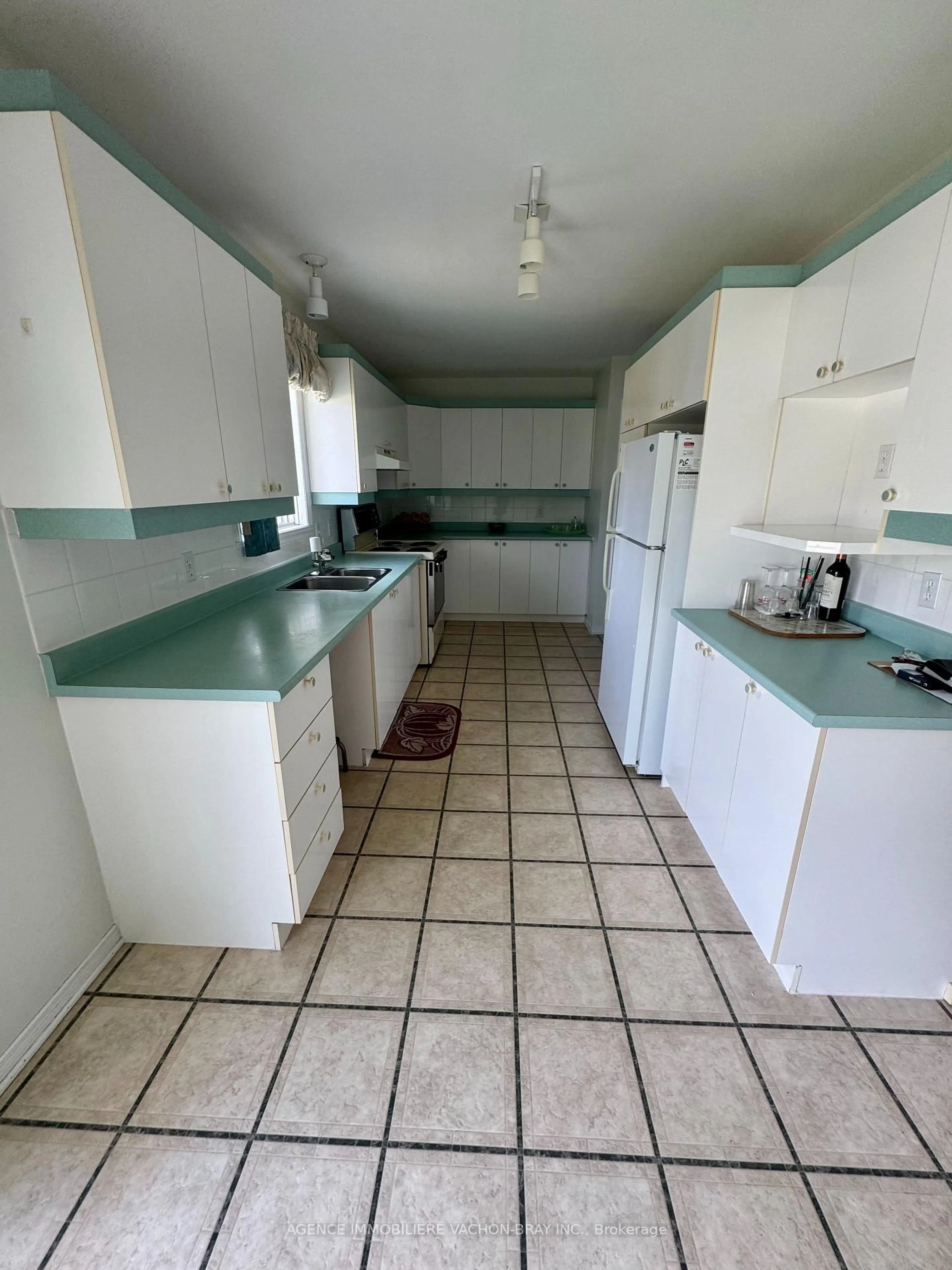 Standard kitchen, unknown for 53 Sandfield Ave, North Glengarry Ontario K0C 1A0
