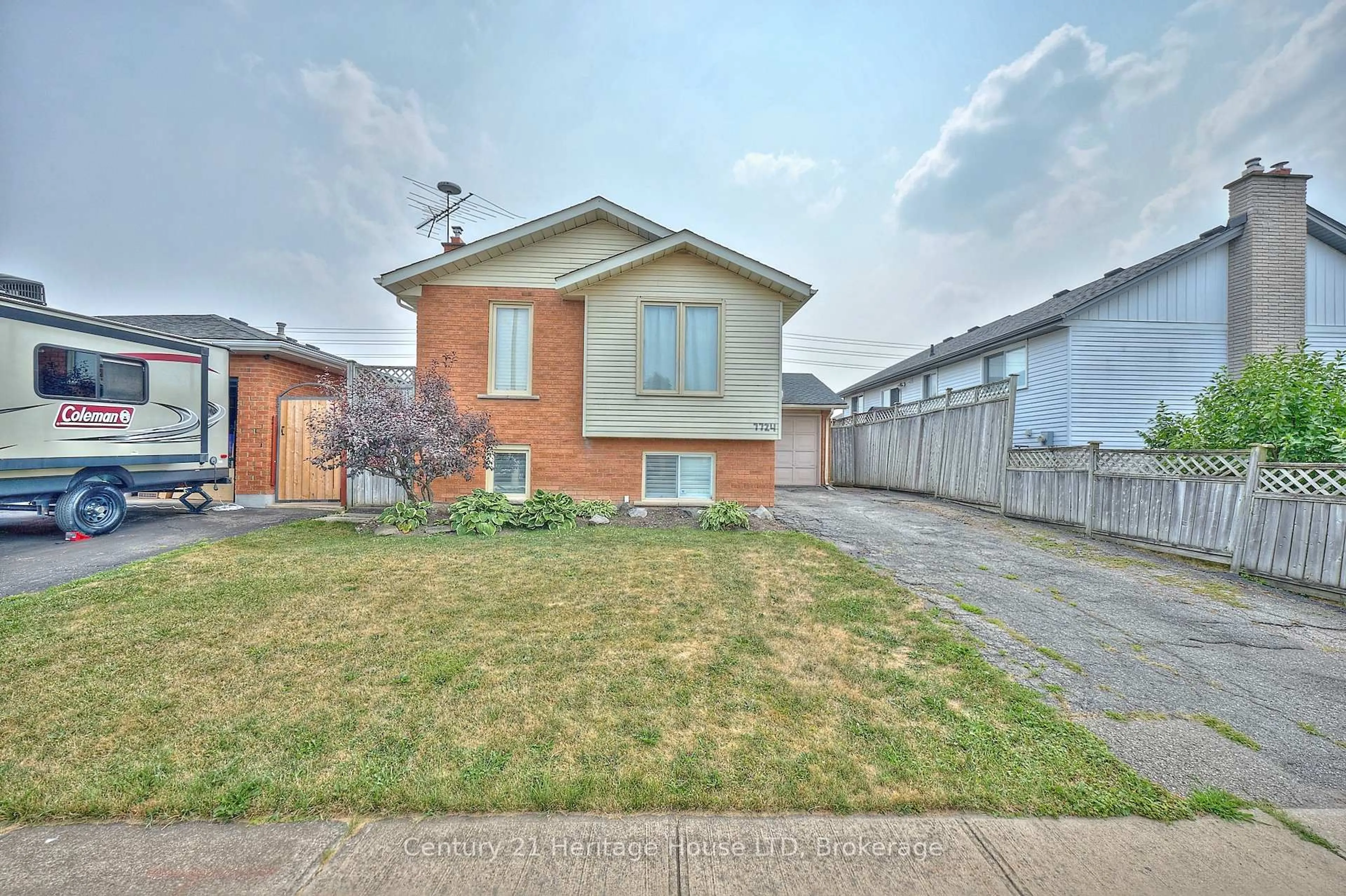 Home with brick exterior material, street for 7724 Donlee Dr, Niagara Falls Ontario L2H 2N5