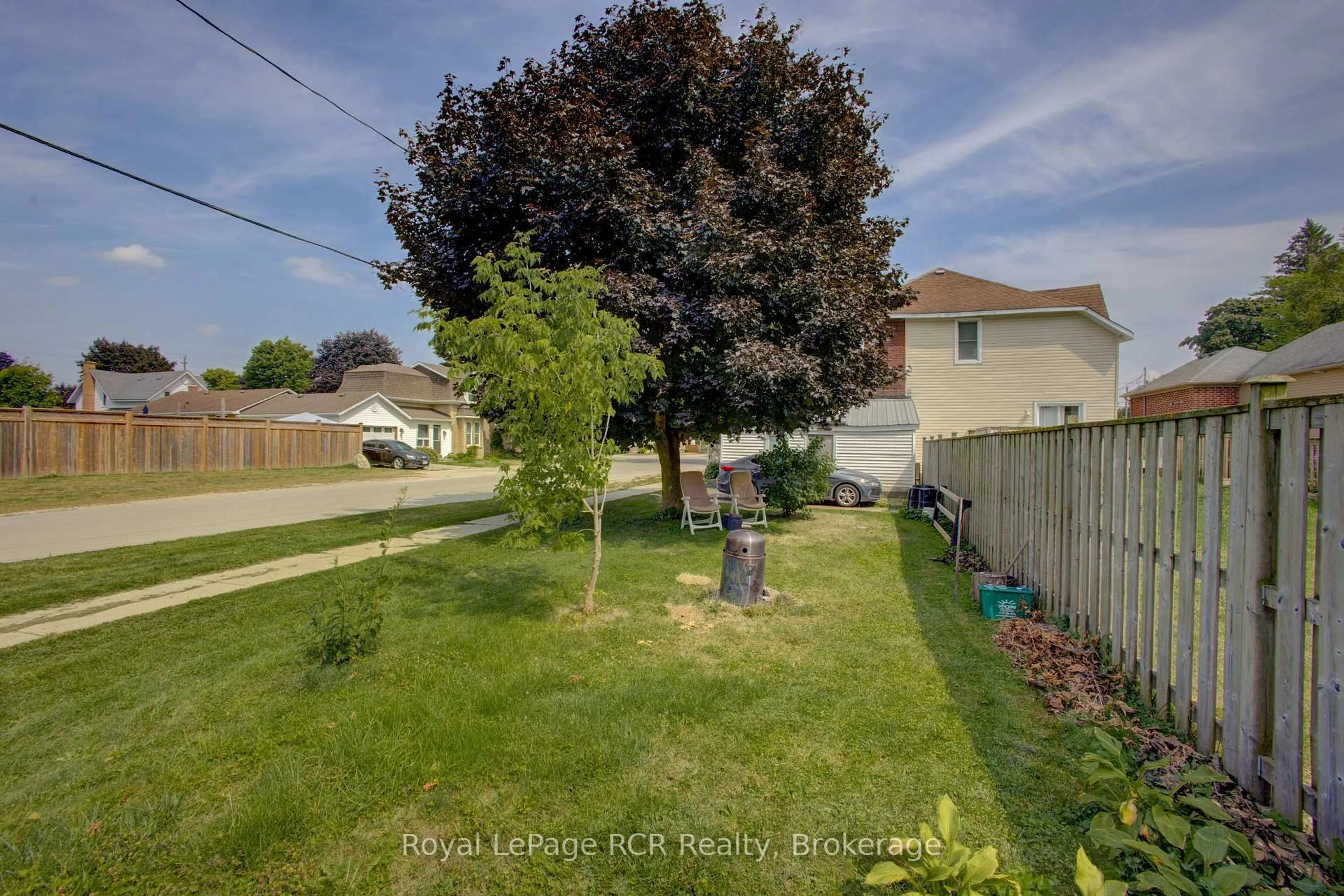 A pic from outside/outdoor area/front of a property/back of a property/a pic from drone, street for 231 Tucker St, Wellington North Ontario N0G 1A0
