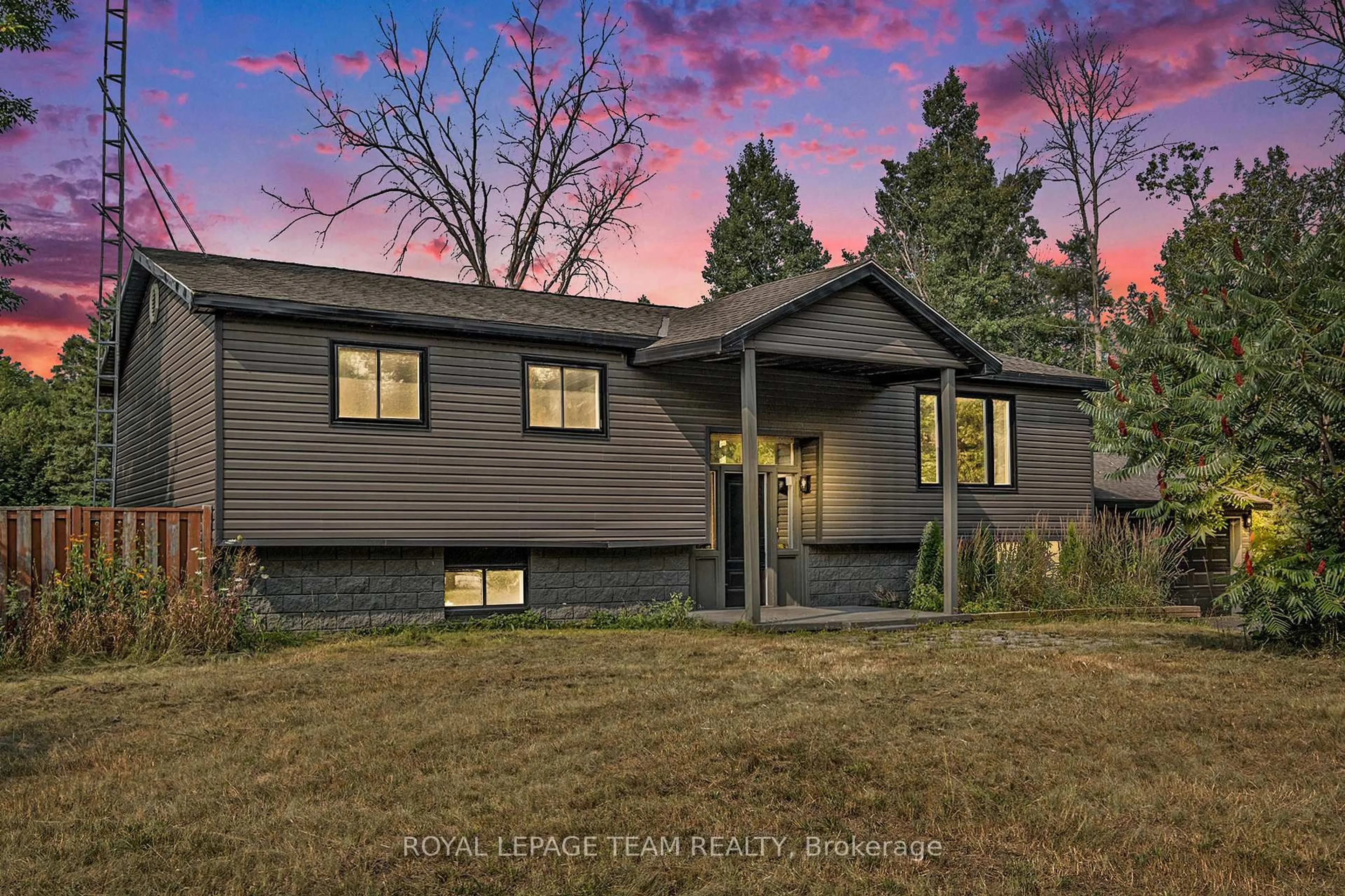 Home with vinyl exterior material, unknown for 2466 Ashton Station Rd, Ashton Ontario K0A 1B0