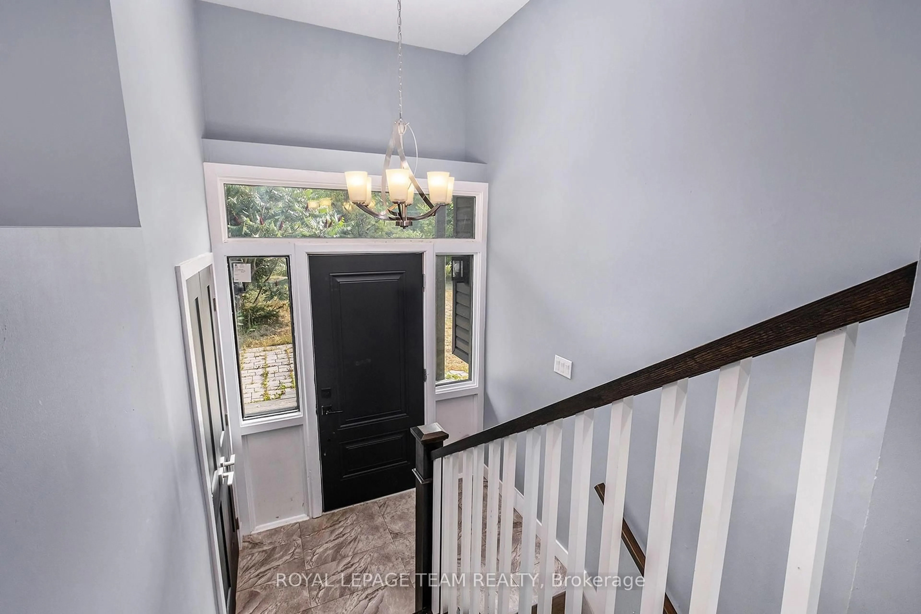 Indoor entryway for 2466 Ashton Station Rd, Ashton Ontario K0A 1B0