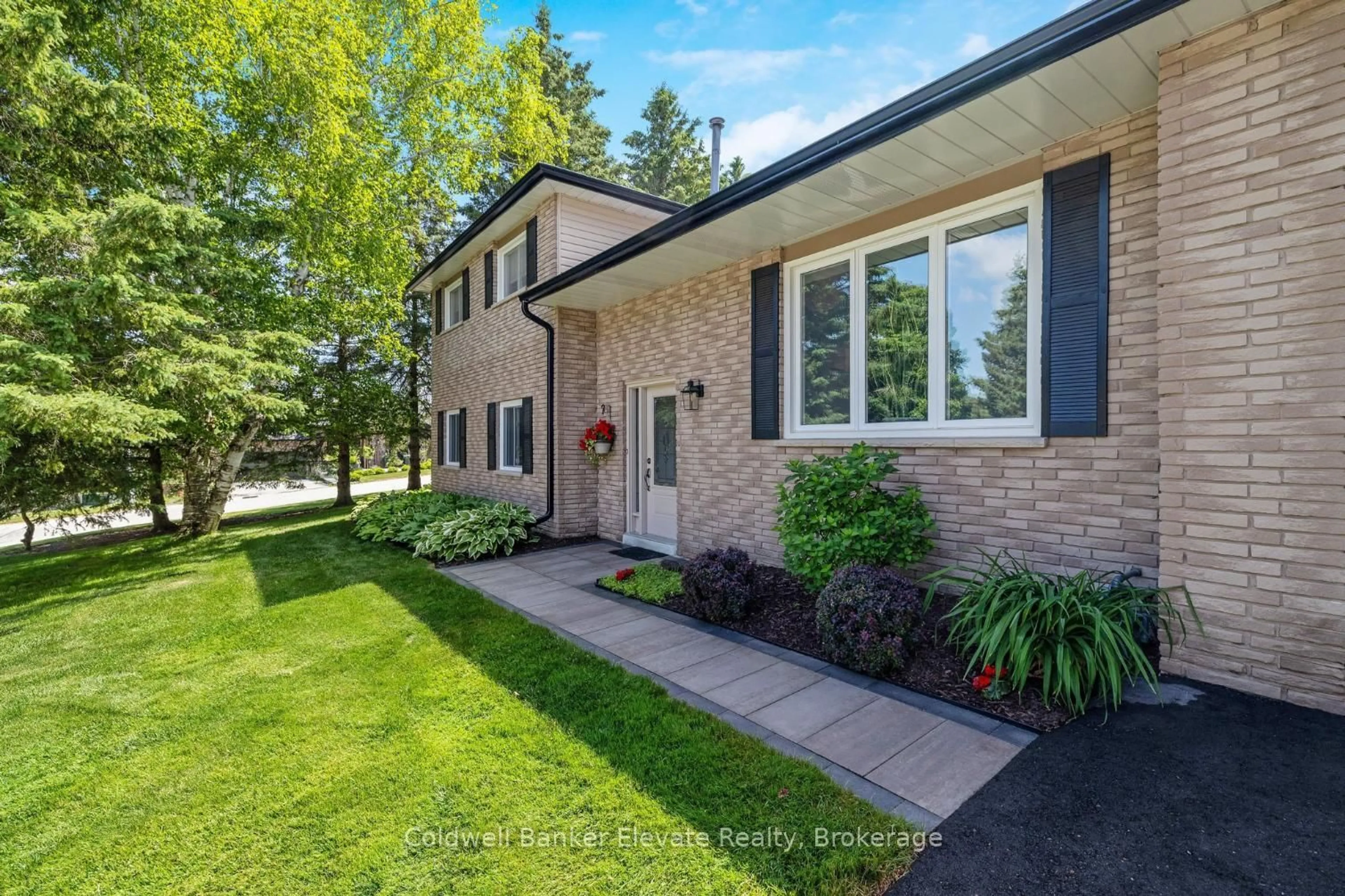Home with brick exterior material, street for 19 Wesley Cres, Erin Ontario N0B 1T0