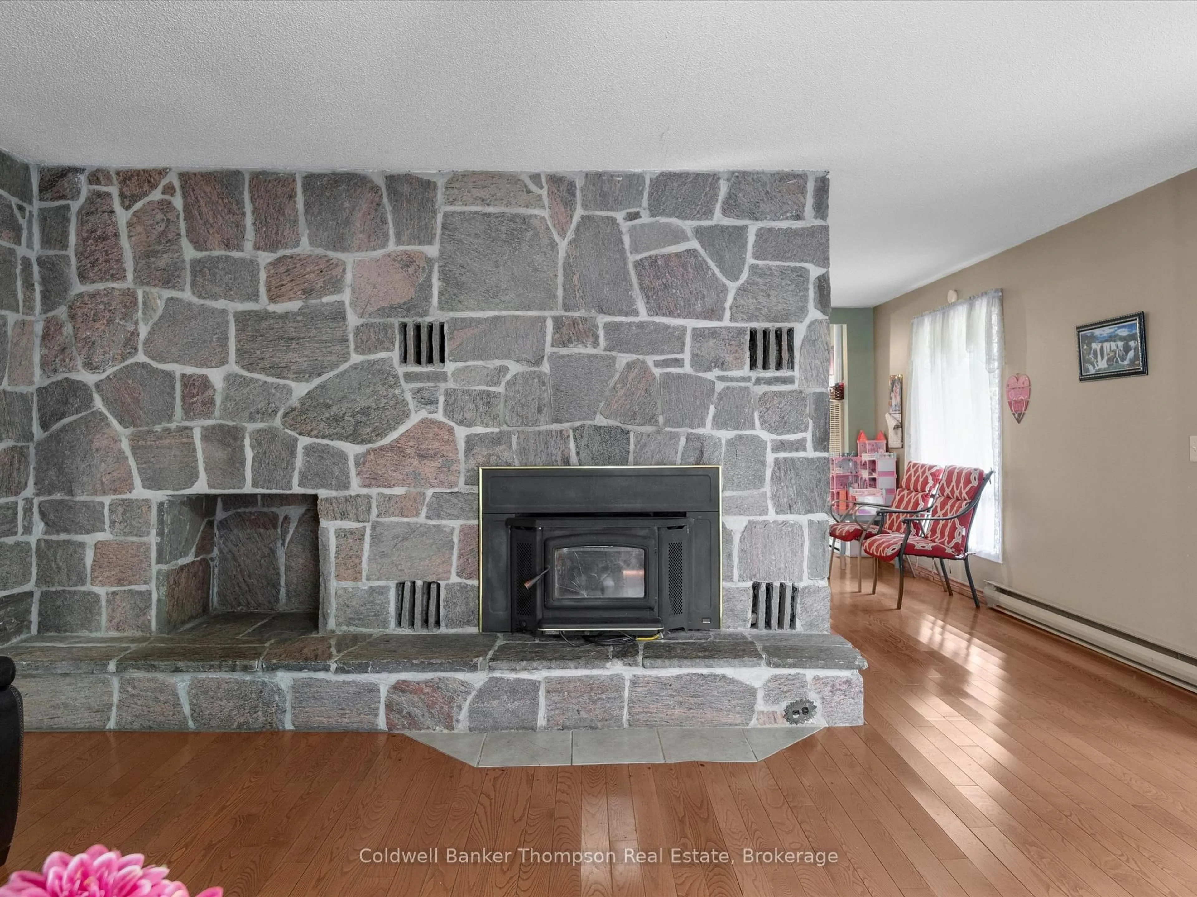 Living room with furniture, unknown for 156 Centre St, Burk's Falls Ontario P0A 1C0