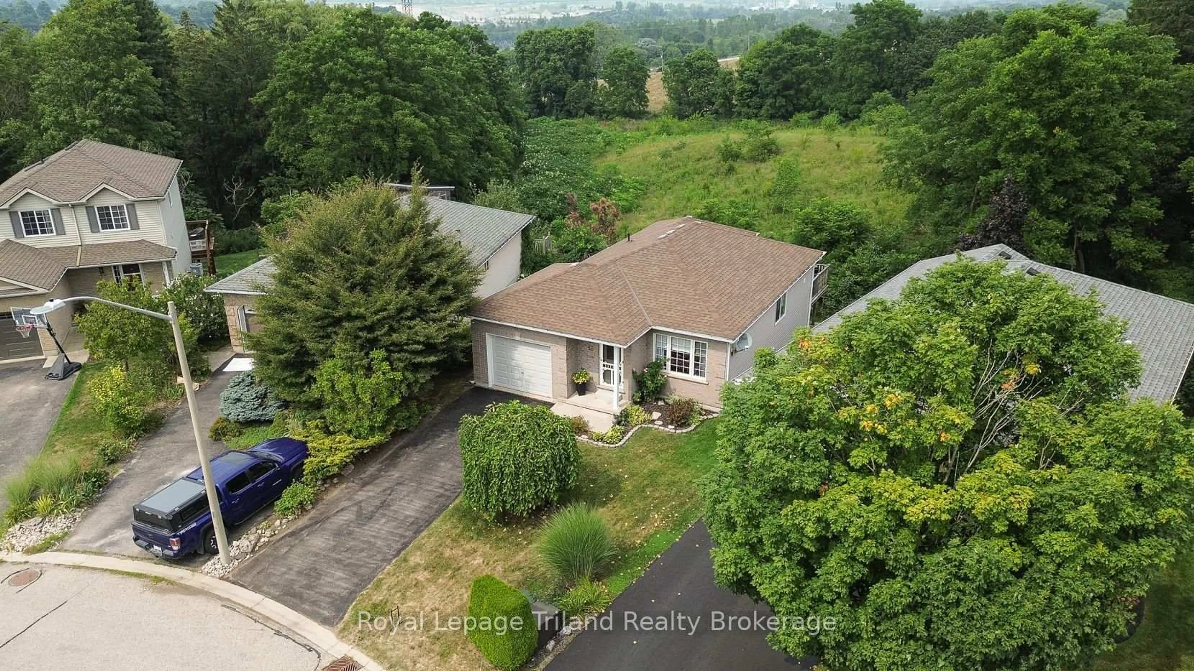 A pic from outside/outdoor area/front of a property/back of a property/a pic from drone, unknown for 36 Rossiter Rd, Ingersoll Ontario N5C 4E1