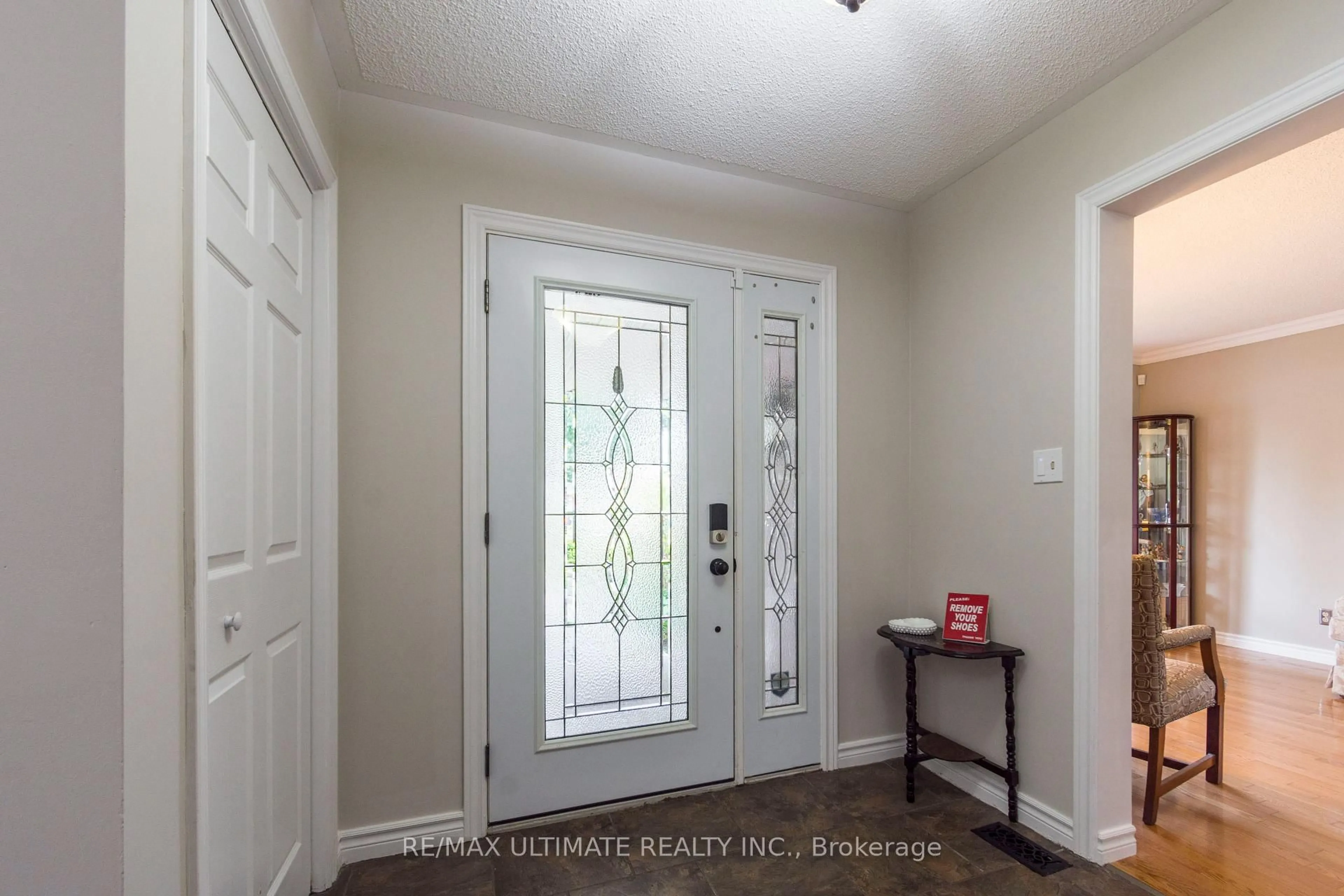Indoor entryway for 34 Briarwood Cres Cres, Belleville Ontario K8N 5K9