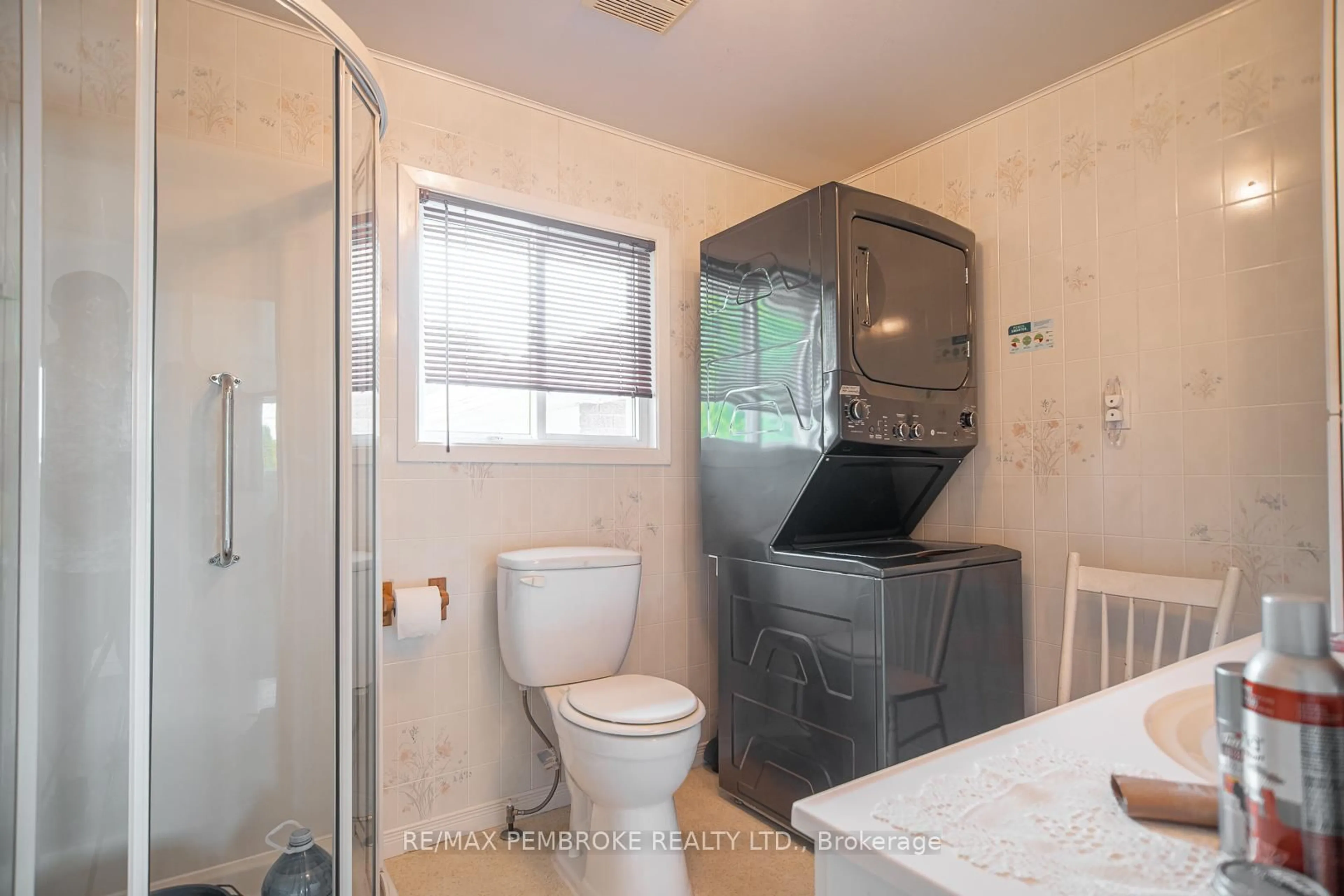 Standard bathroom, unknown for 187 Sandy Beach Rd, Pembroke Ontario K8A 6W8