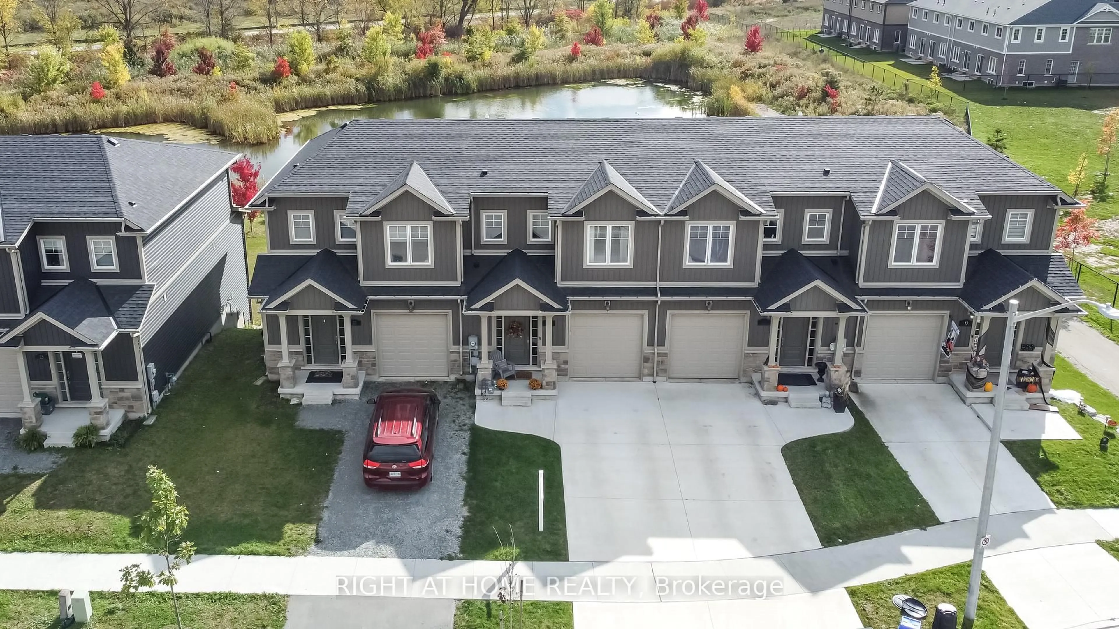 A pic from outside/outdoor area/front of a property/back of a property/a pic from drone, street for 21 Lamb Cres, Thorold Ontario L2V 0G8