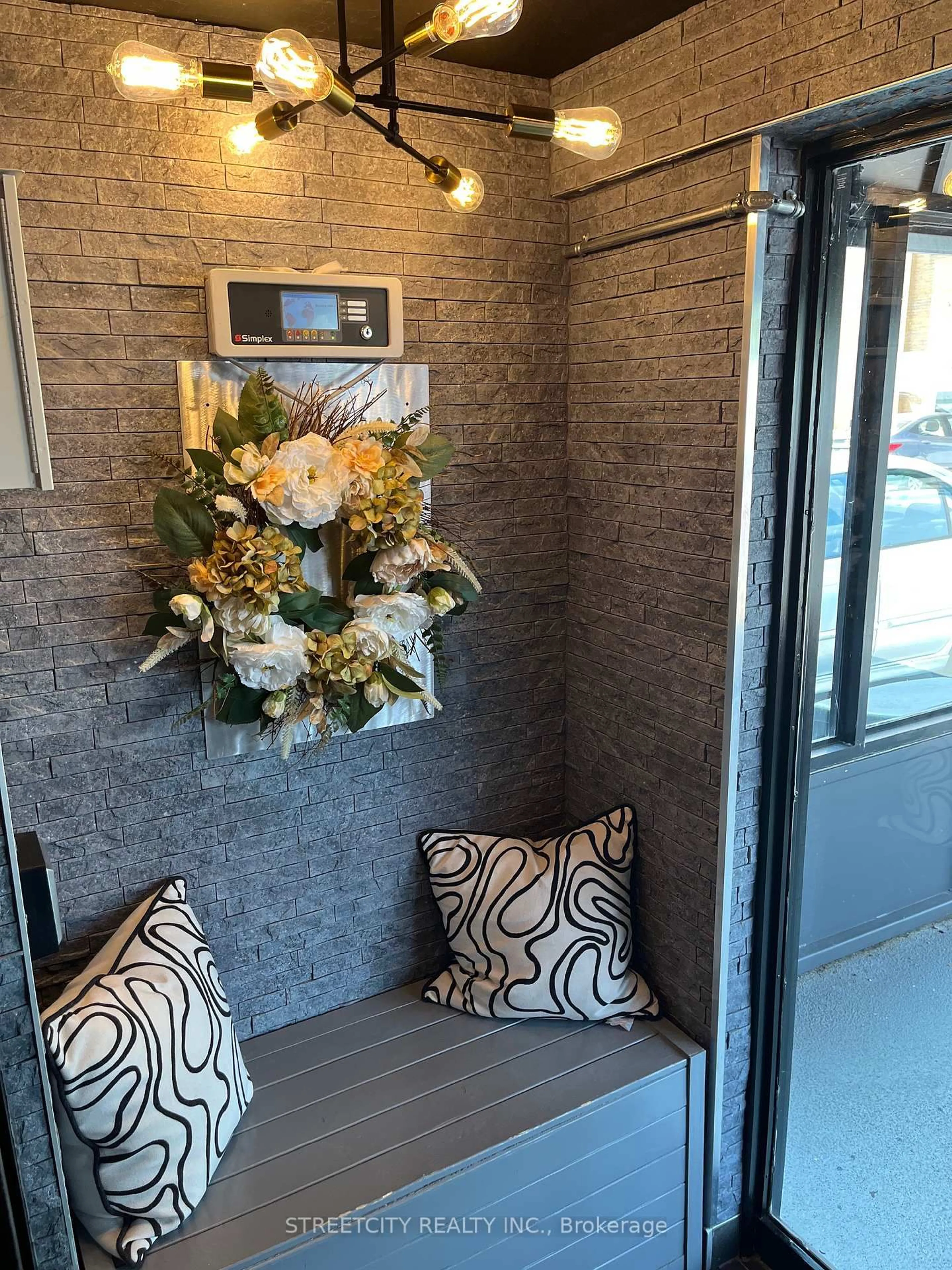 Indoor entryway for 440 Central Ave #505, London East Ontario N6B 2E5