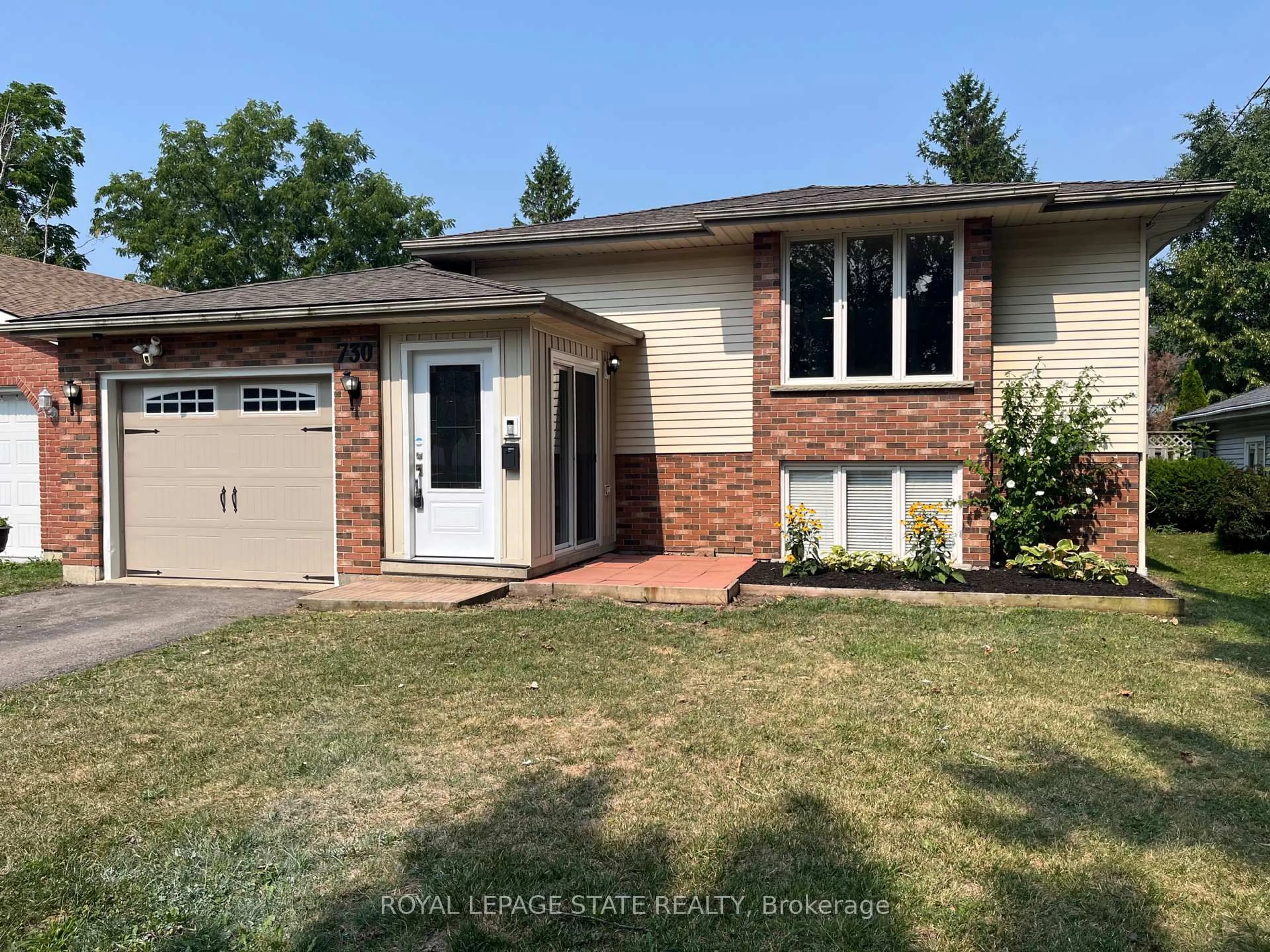 Home with brick exterior material, street for 730 John St, Haldimand Ontario N1A 2R6