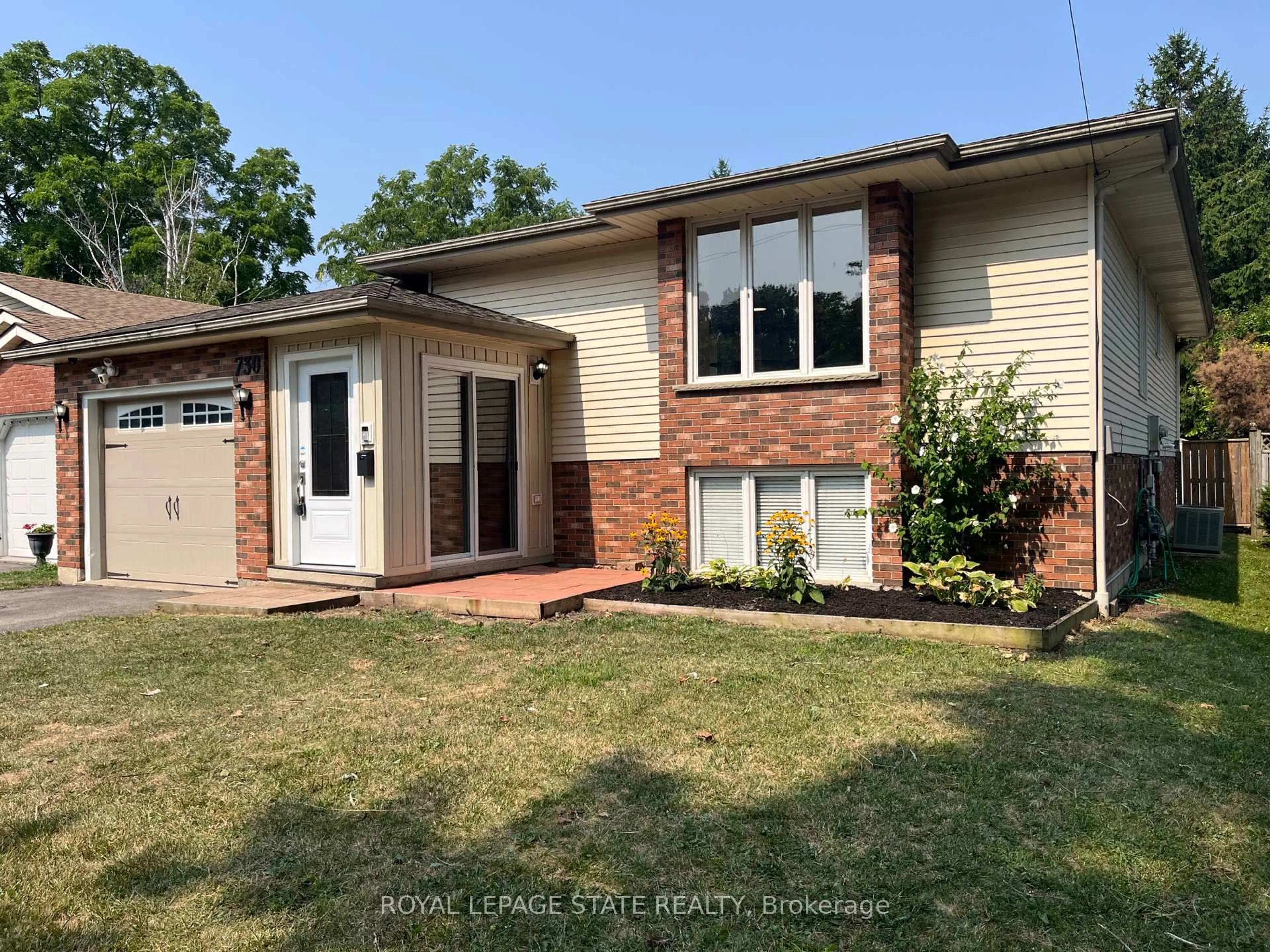 Home with brick exterior material, street for 730 John St, Haldimand Ontario N1A 2R6