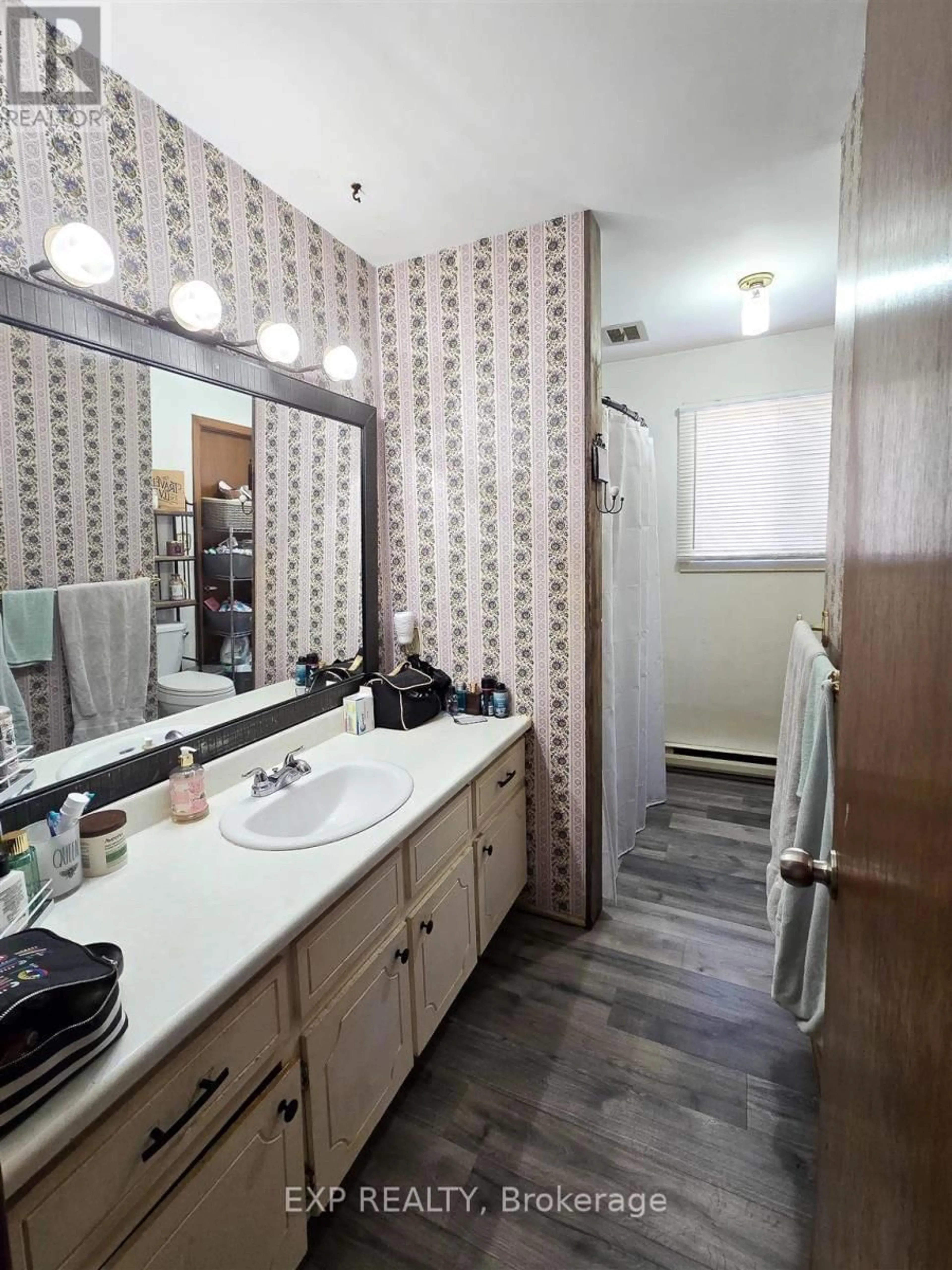 Standard bathroom, unknown for 14 Admiral Dr, Sault Ste Marie Ontario P6C 5W3