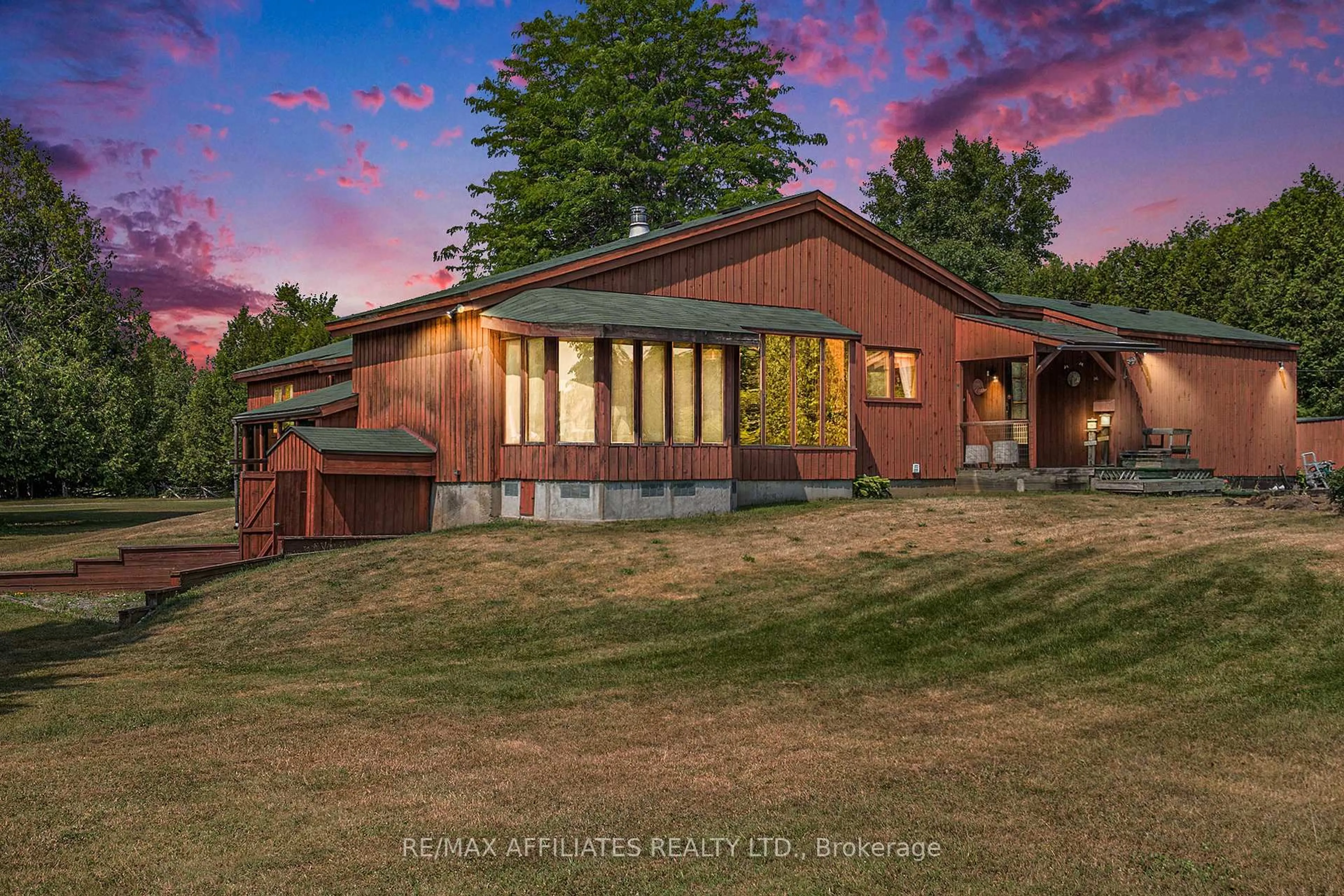 A pic from outside/outdoor area/front of a property/back of a property/a pic from drone, unknown for 358 Davis Side Rd, Smiths Falls Ontario K7A 4S7