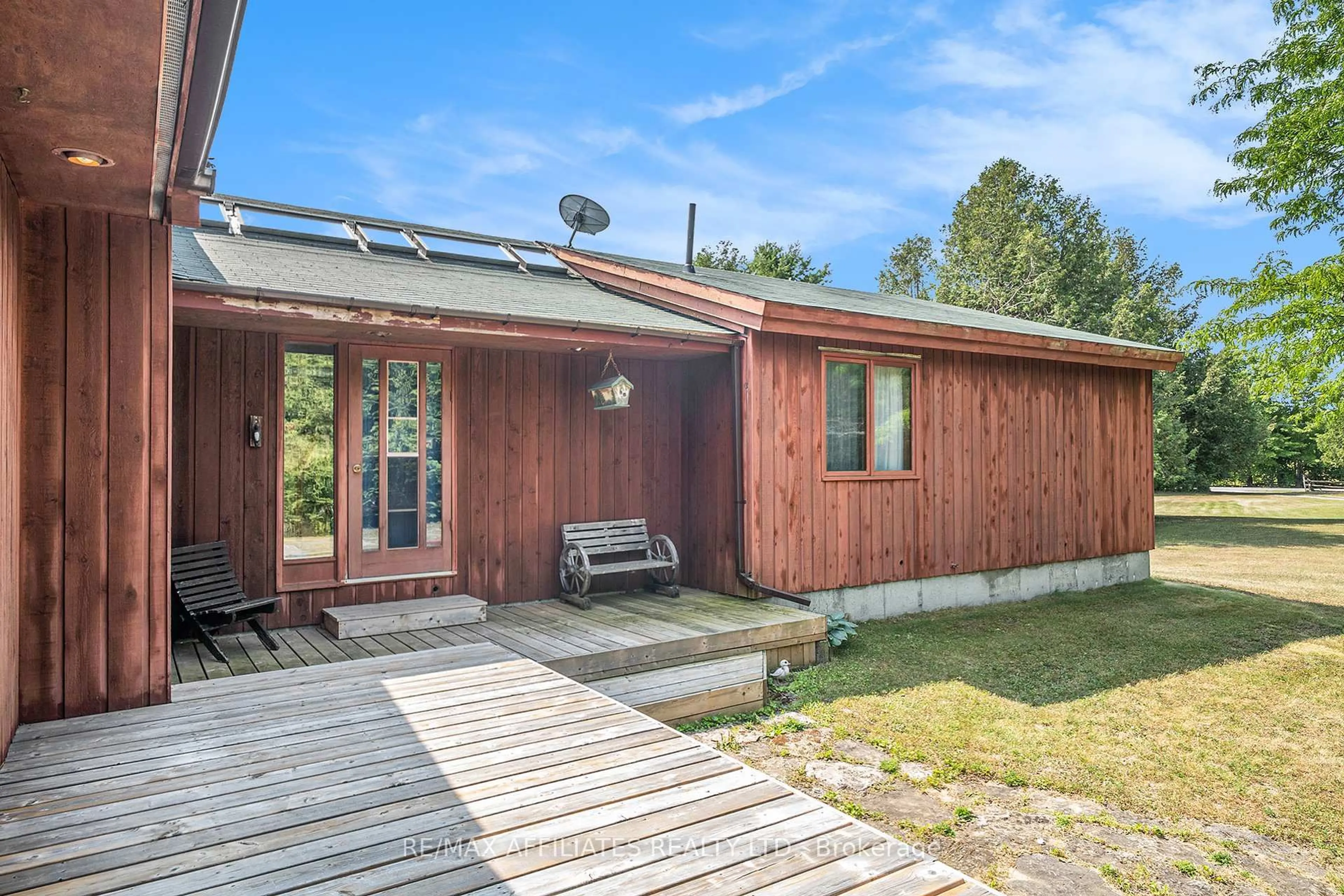 A pic from outside/outdoor area/front of a property/back of a property/a pic from drone, unknown for 358 Davis Side Rd, Smiths Falls Ontario K7A 4S7