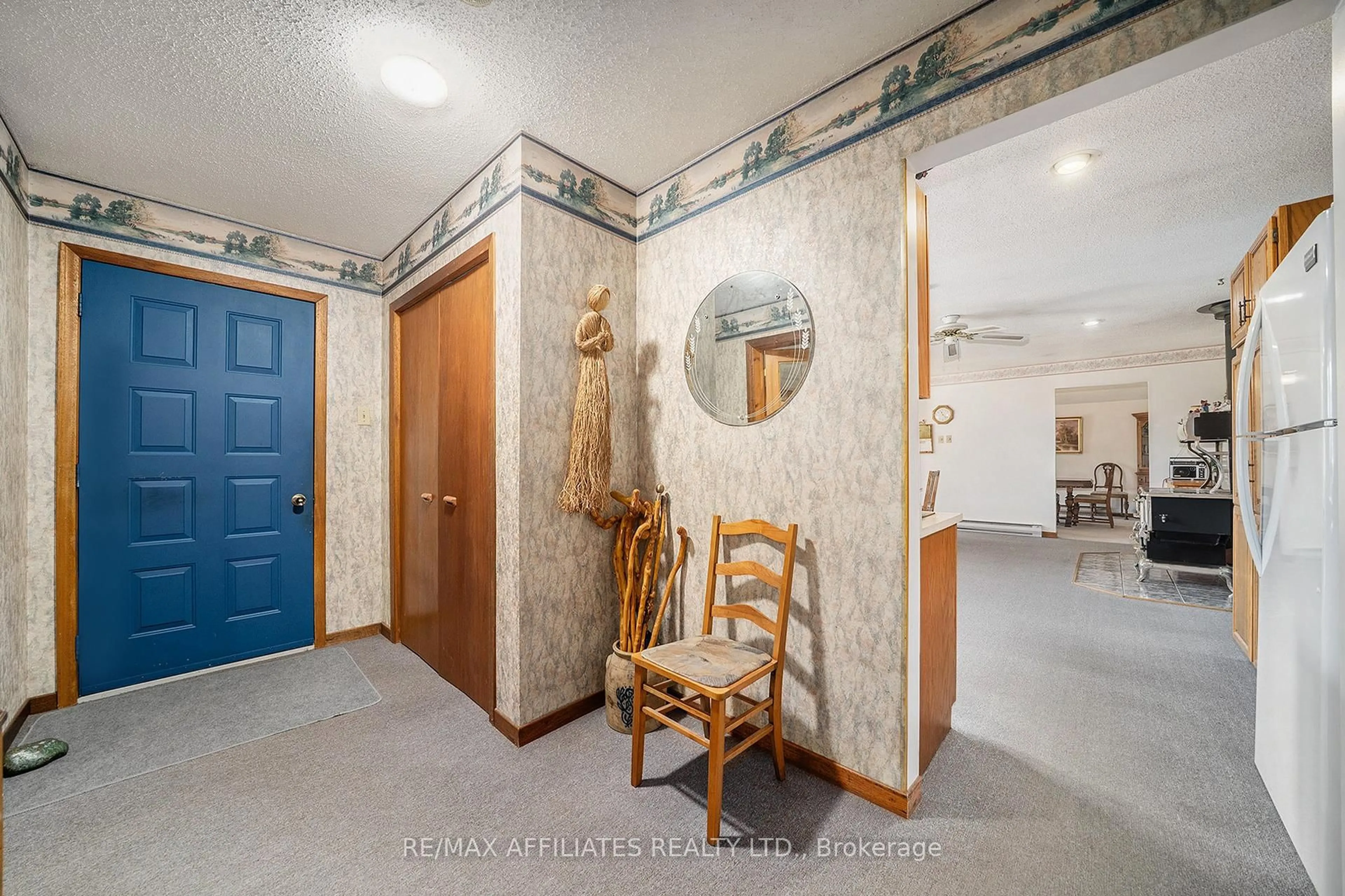 Indoor entryway for 358 Davis Side Rd, Smiths Falls Ontario K7A 4S7