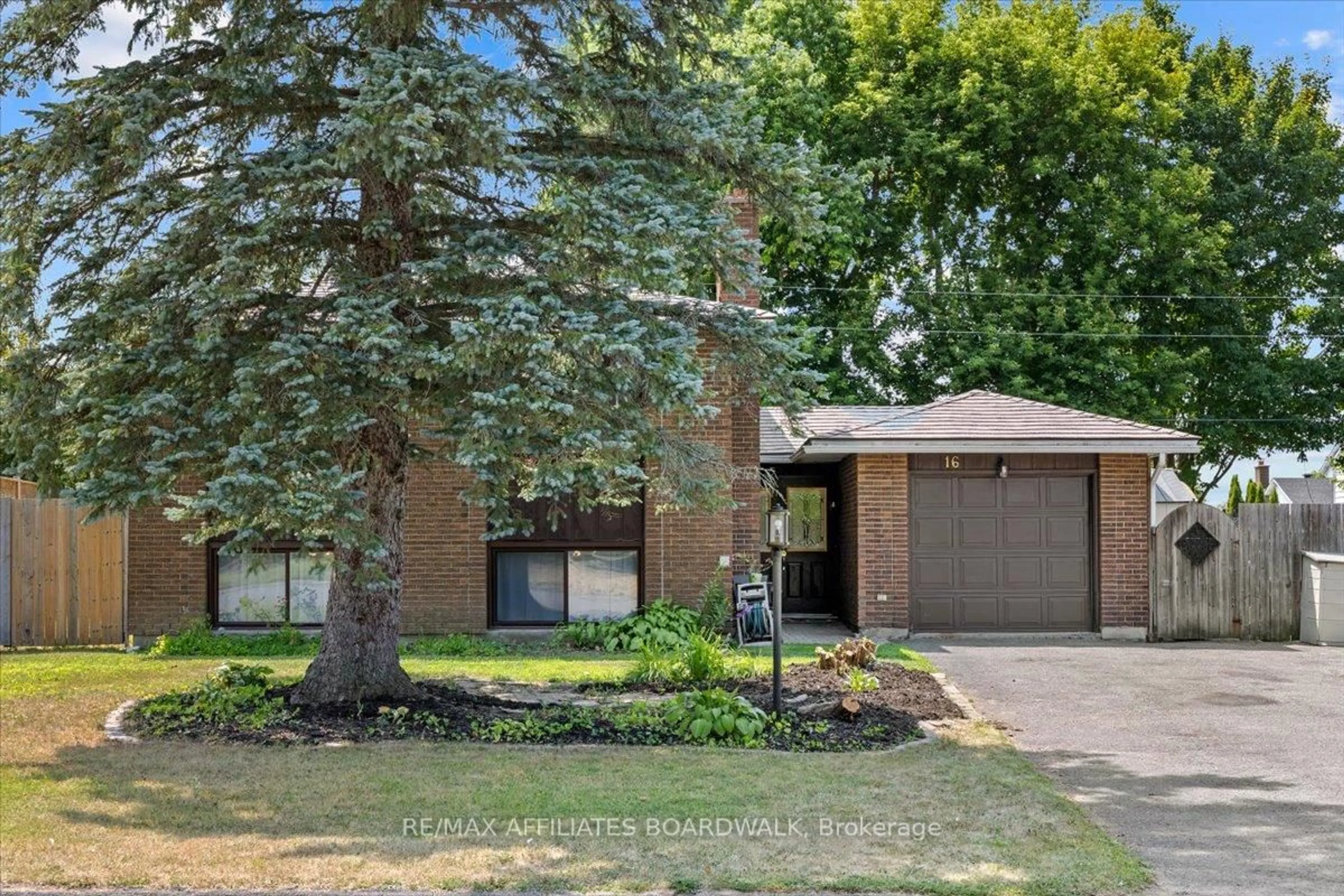 Home with brick exterior material, street for 16 Coolbrook Cres, Munster Ontario K0A 3P0