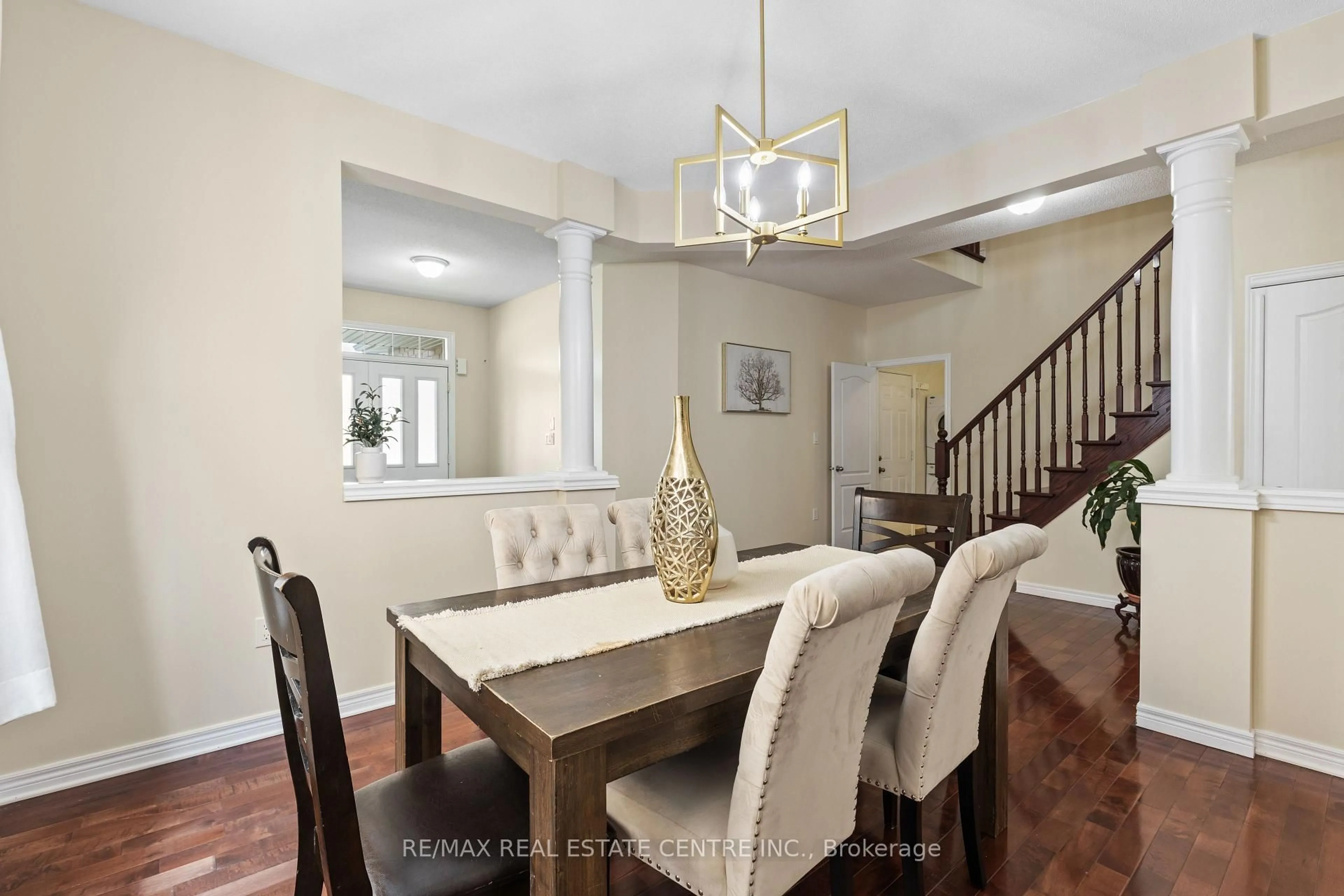 Dining room, unknown for 135 Raymond Rd, Hamilton Ontario L9K 0G9