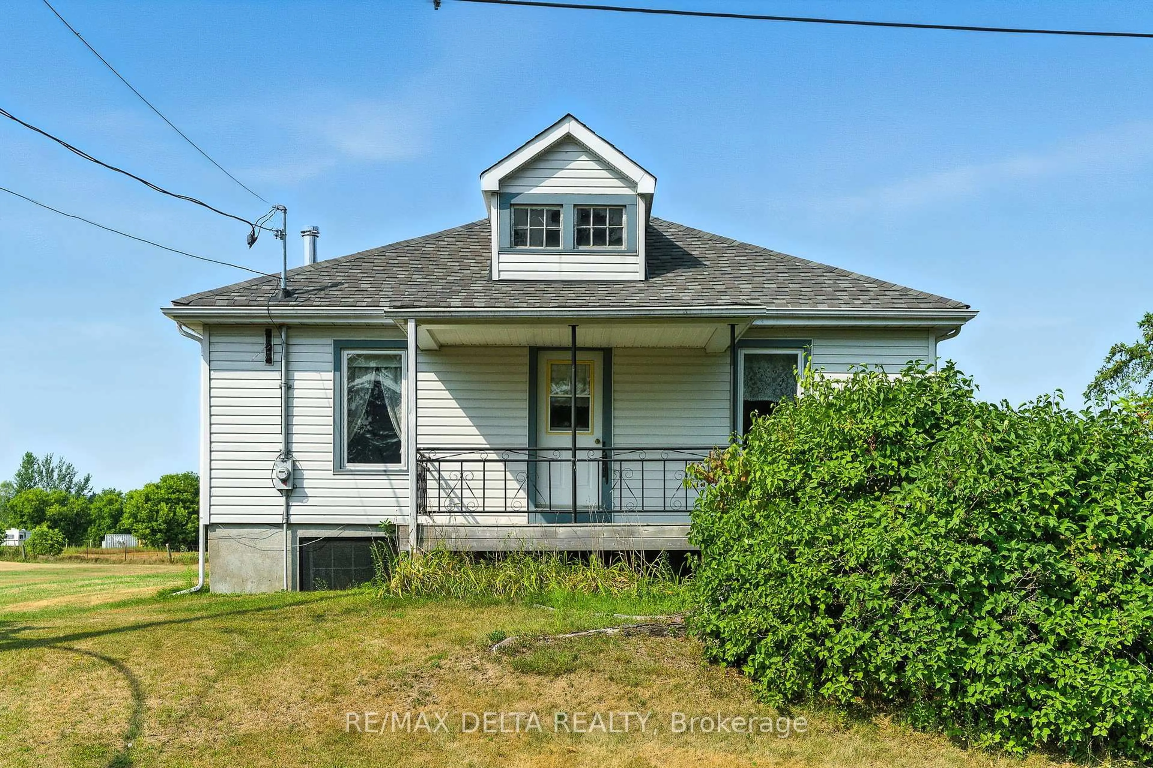 A pic from outside/outdoor area/front of a property/back of a property/a pic from drone, street for 3560 Drouin Rd, Clarence-Rockland Ontario K0A 2A0