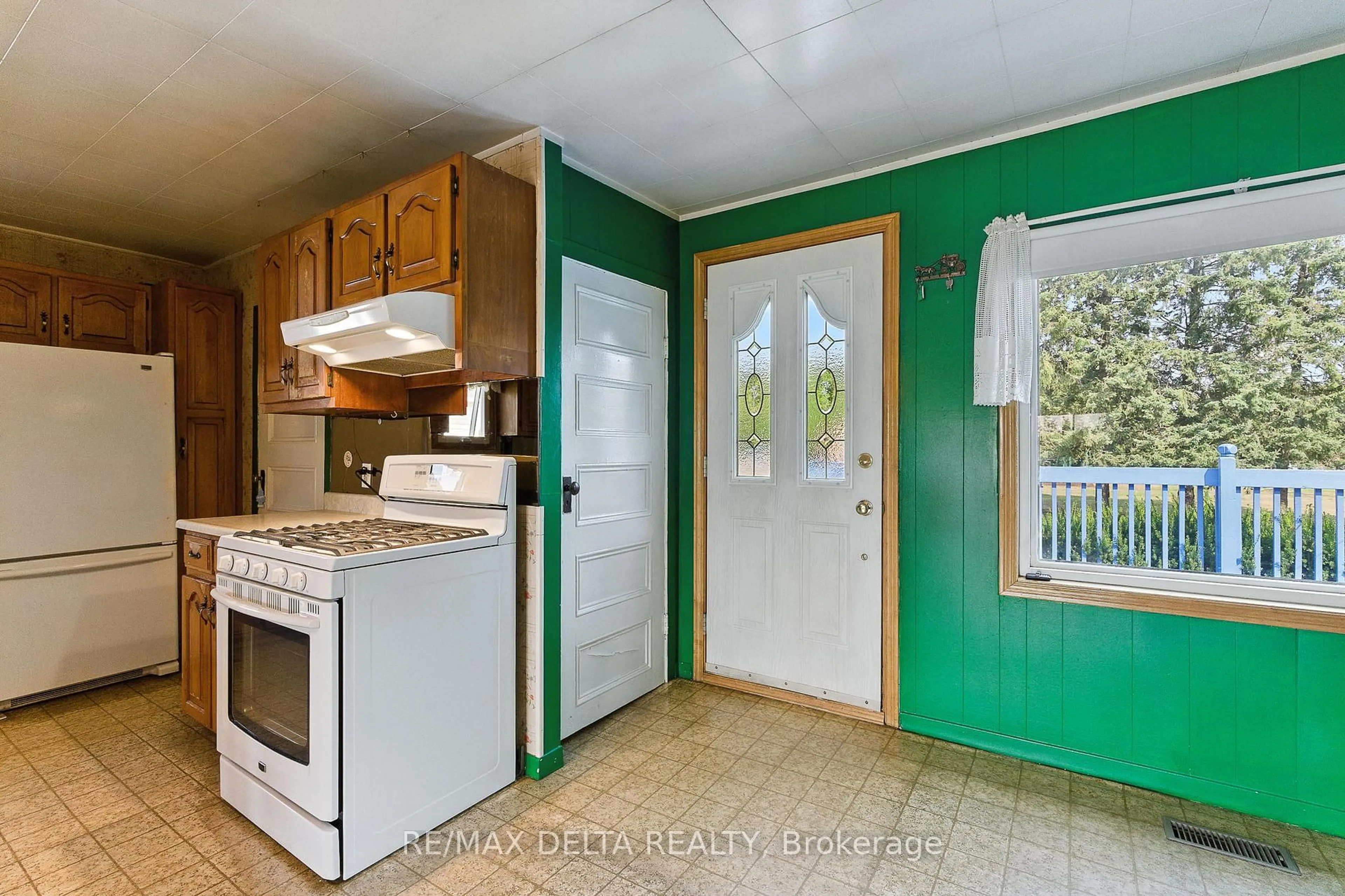 Standard kitchen, unknown for 3560 Drouin Rd, Clarence-Rockland Ontario K0A 2A0
